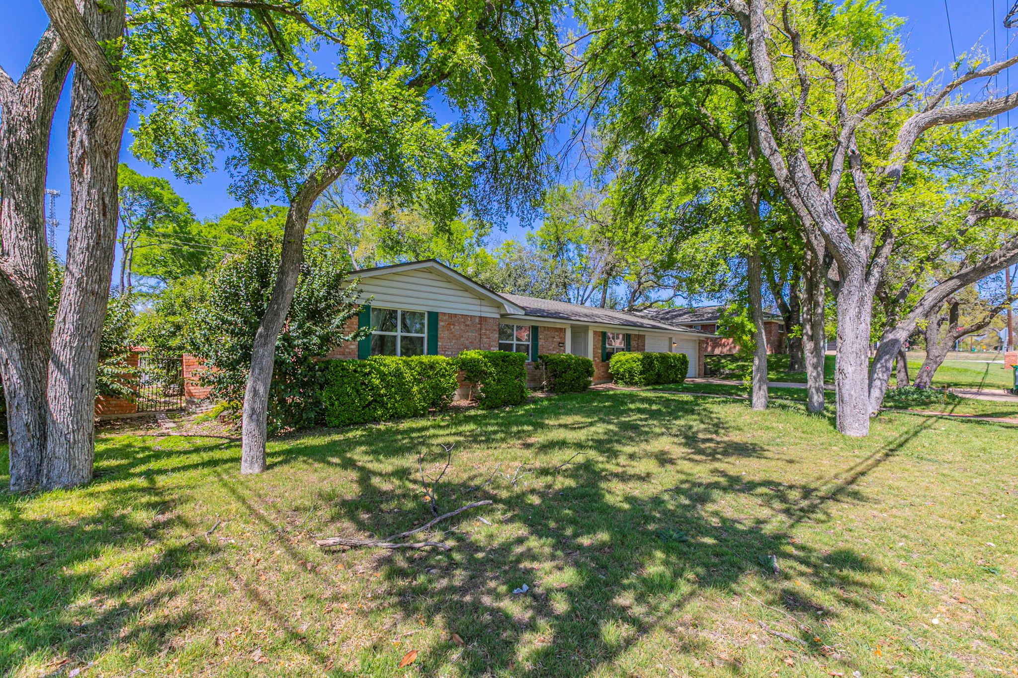 1808 N Beal St, Belton, TX 76513