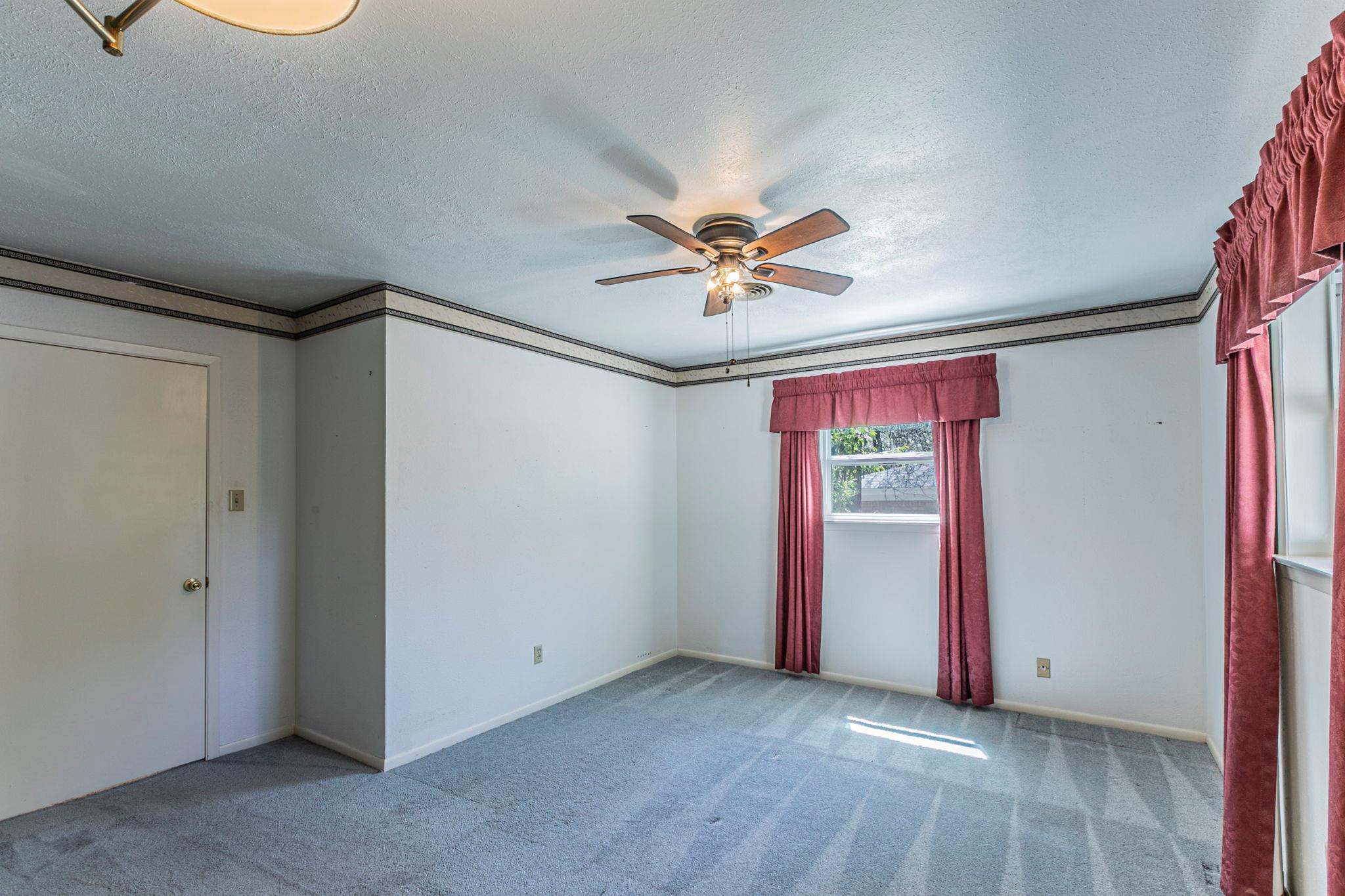 1808 N Beal St, Belton, TX 76513