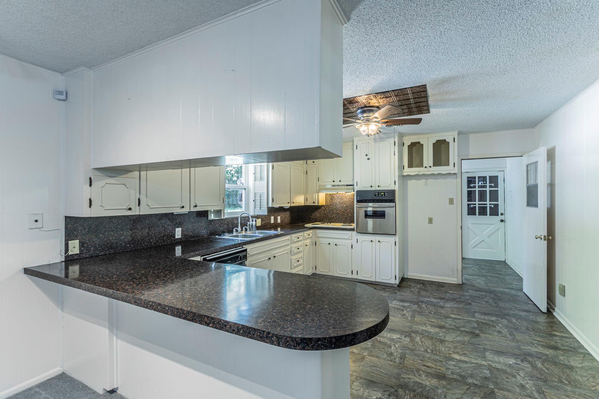 1808 N Beal St, Belton, TX 76513