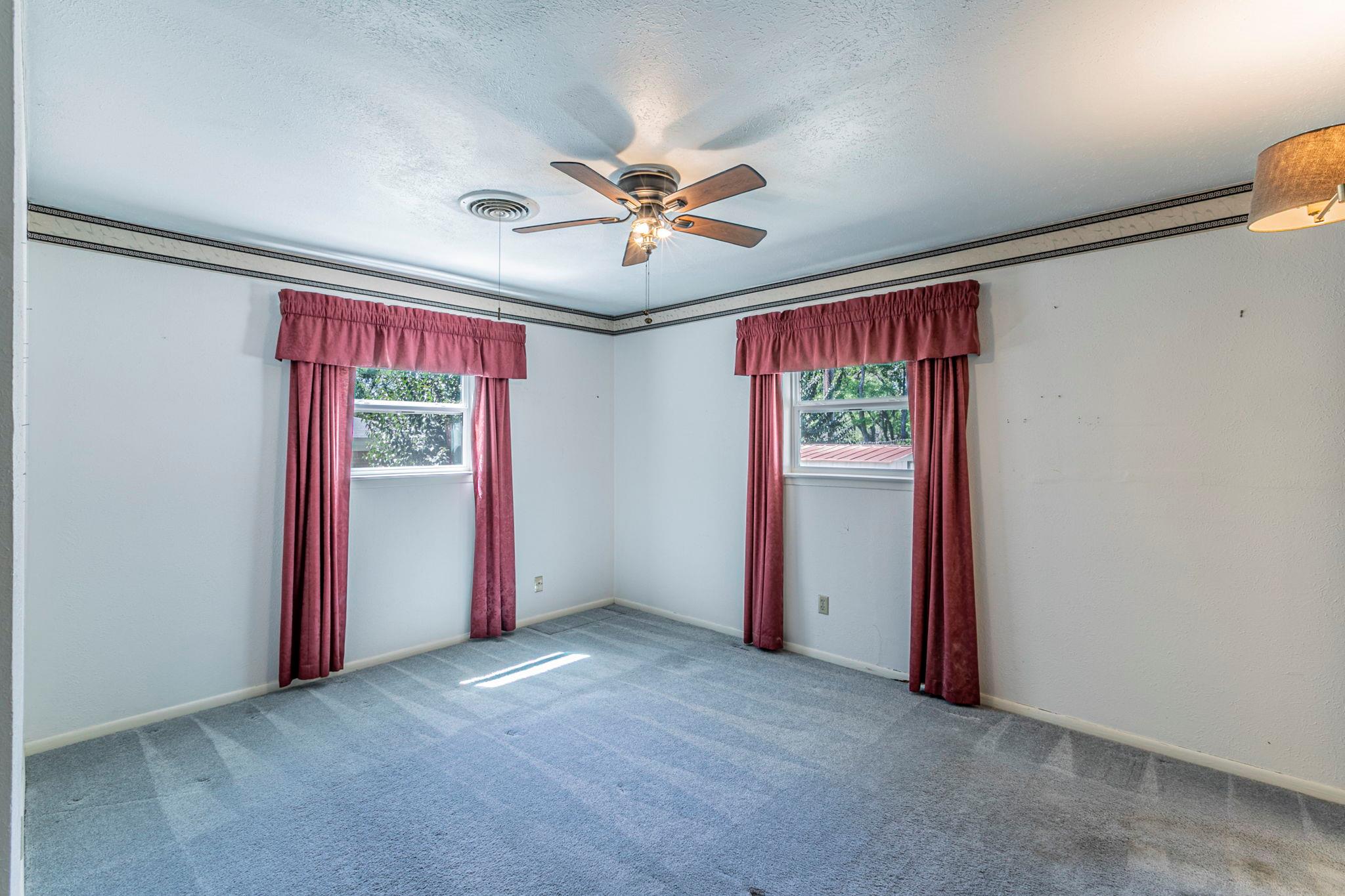 1808 N Beal St, Belton, TX 76513