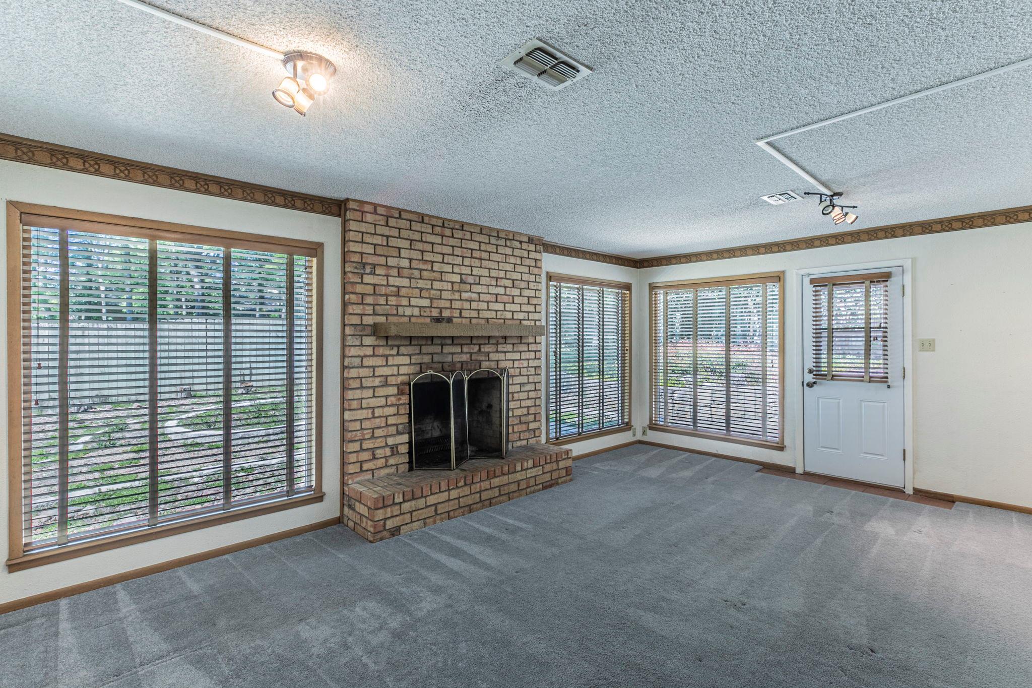 1808 N Beal St, Belton, TX 76513