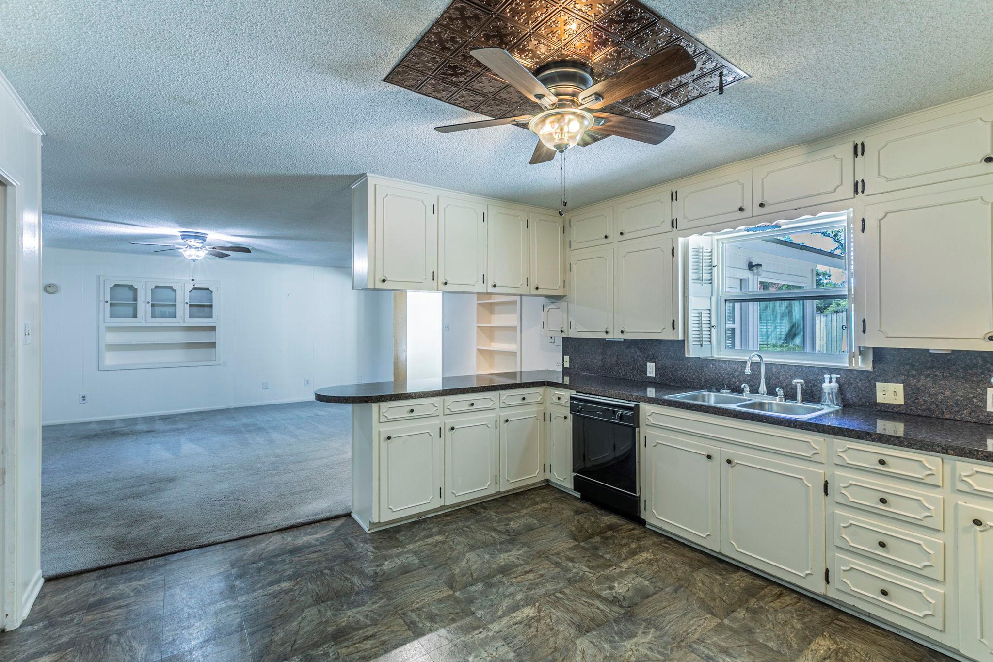 1808 N Beal St, Belton, TX 76513