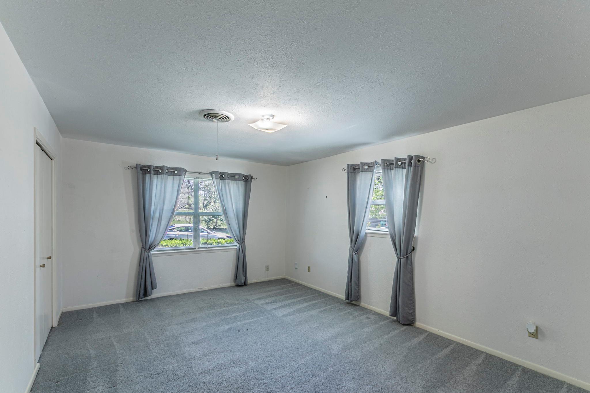 1808 N Beal St, Belton, TX 76513