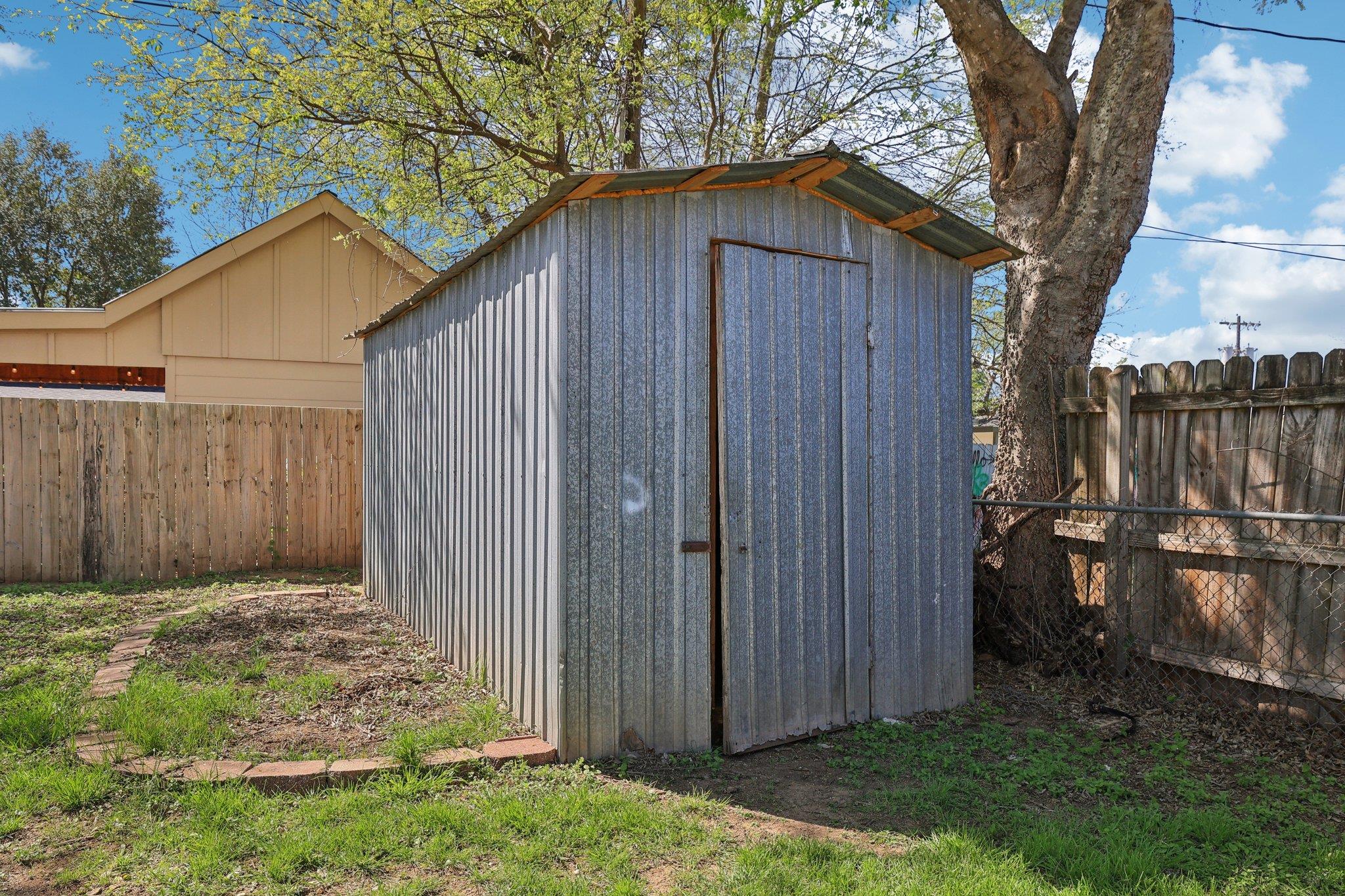 110 Jones St, Bastrop, TX 78602