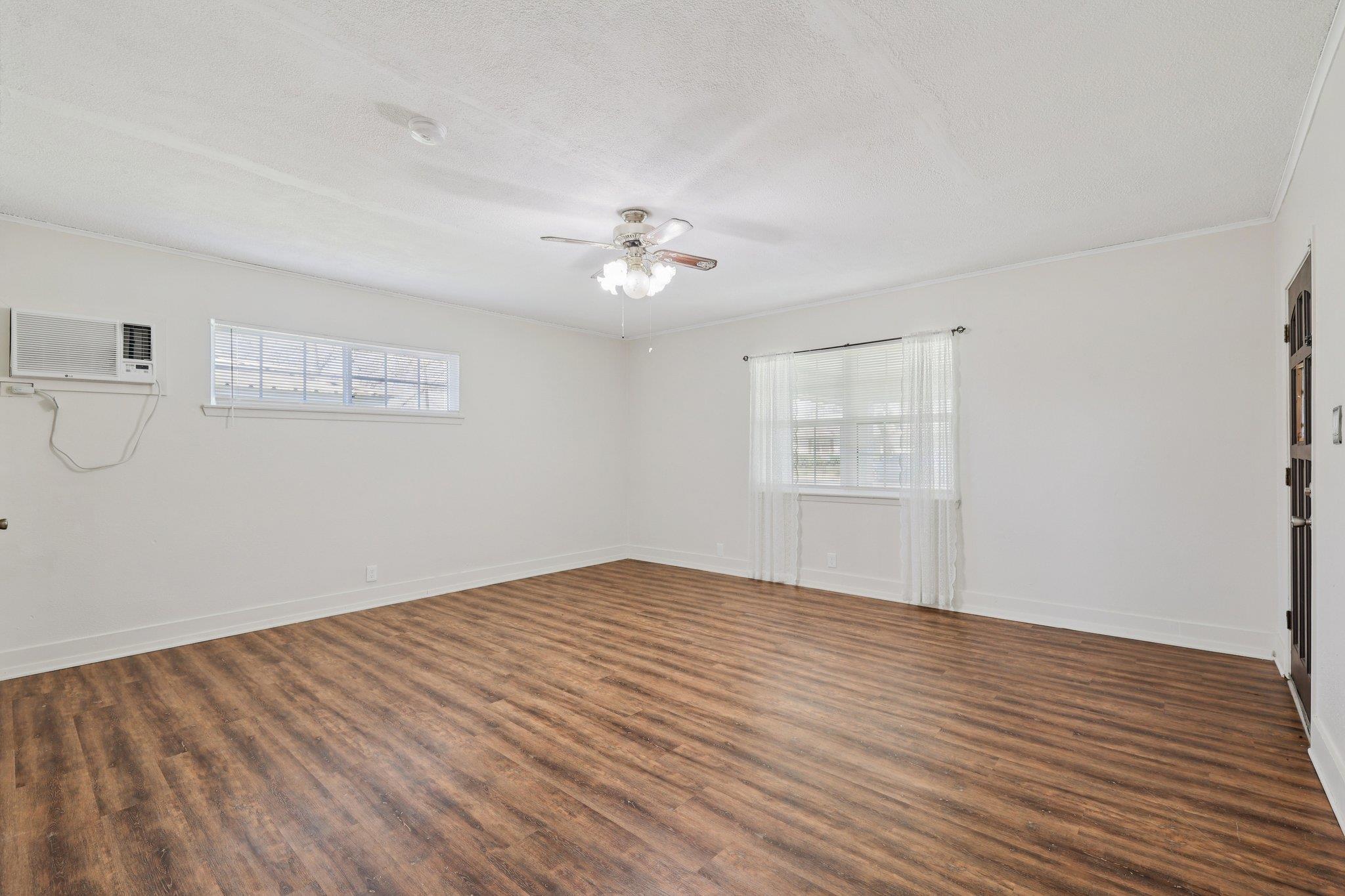 110 Jones St, Bastrop, TX 78602