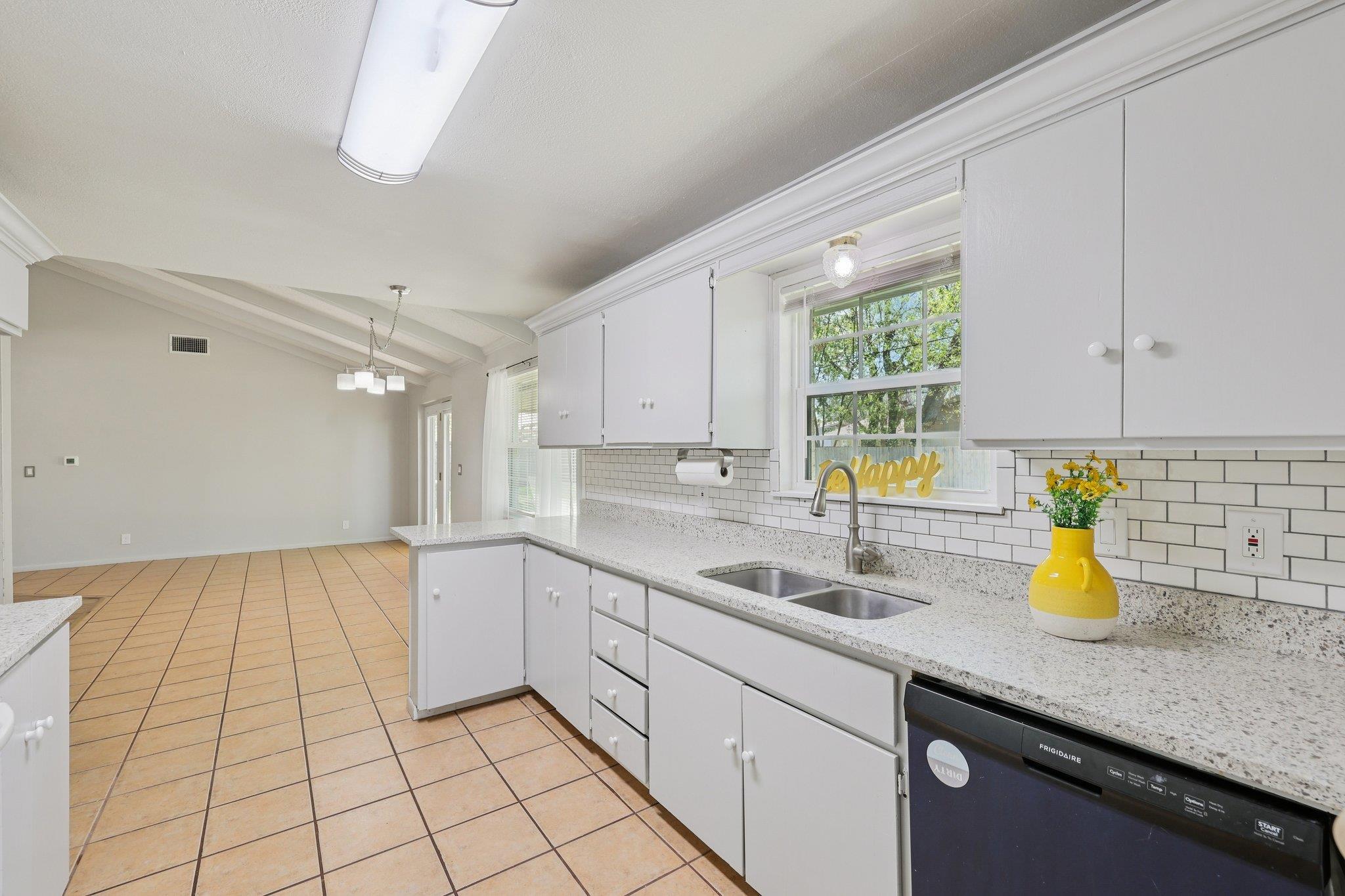 110 Jones St, Bastrop, TX 78602