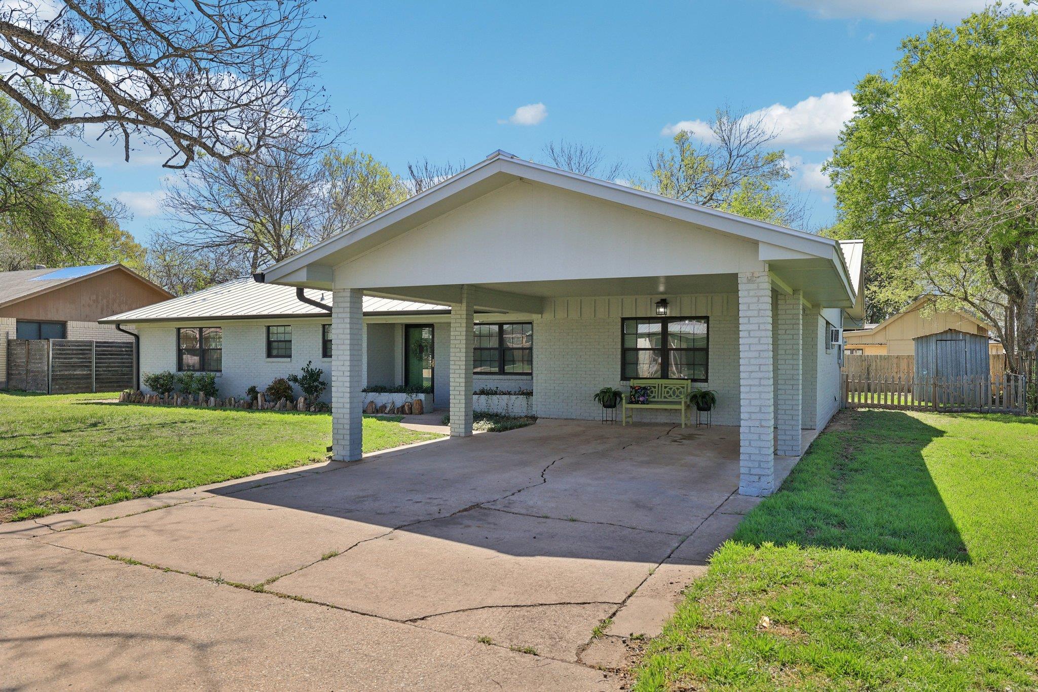 110 Jones St, Bastrop, TX 78602