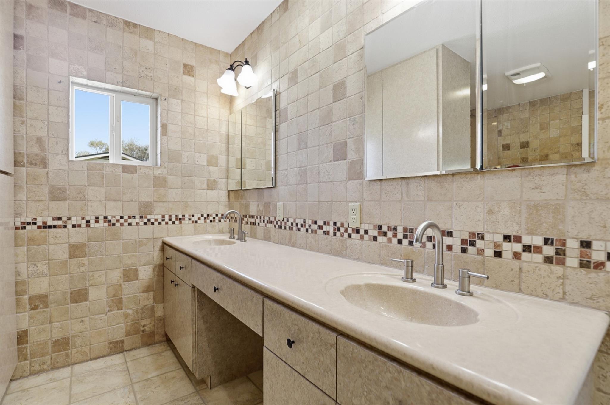 128 Skyview Ter, Leander, TX 78641