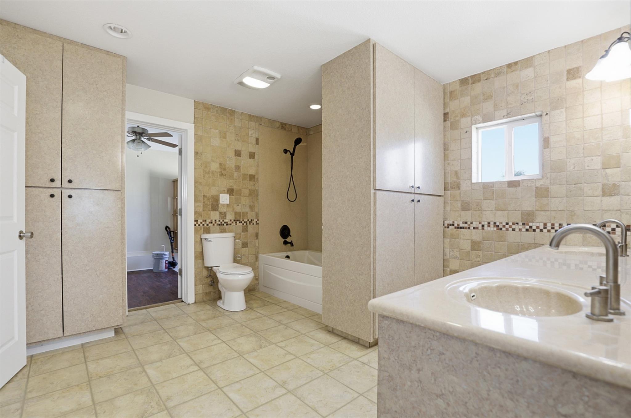 128 Skyview Ter, Leander, TX 78641