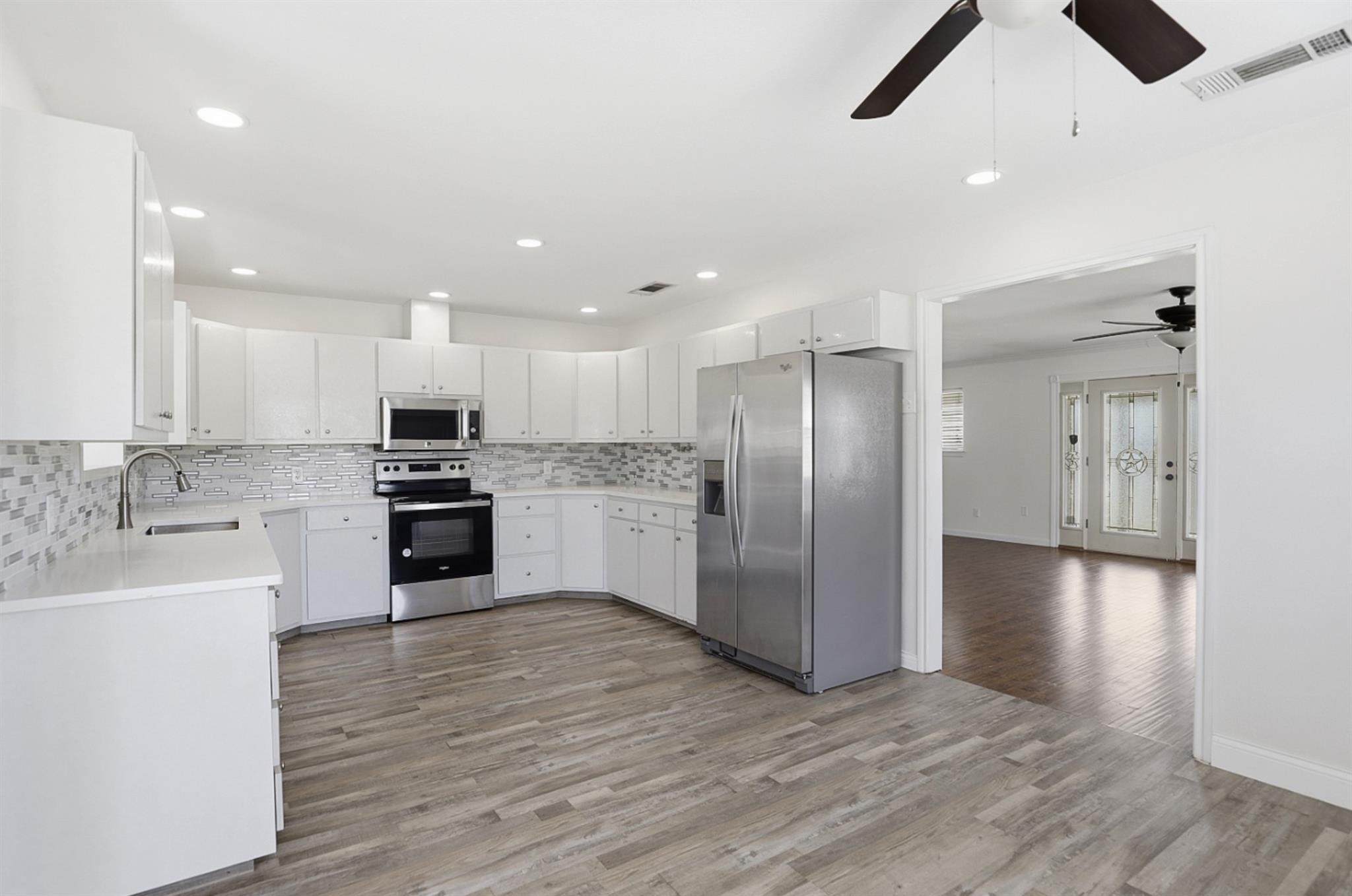 128 Skyview Ter, Leander, TX 78641