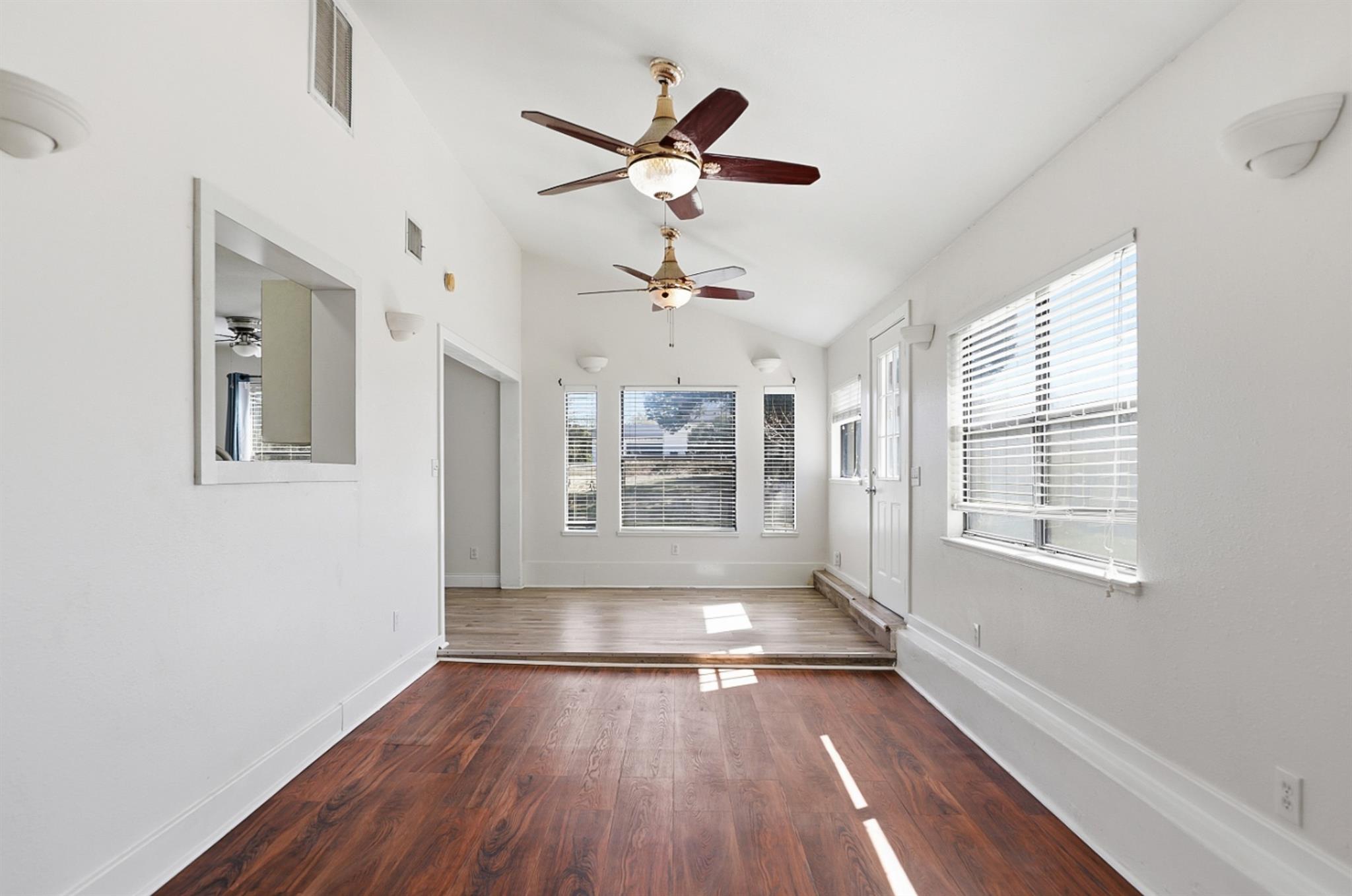 128 Skyview Ter, Leander, TX 78641