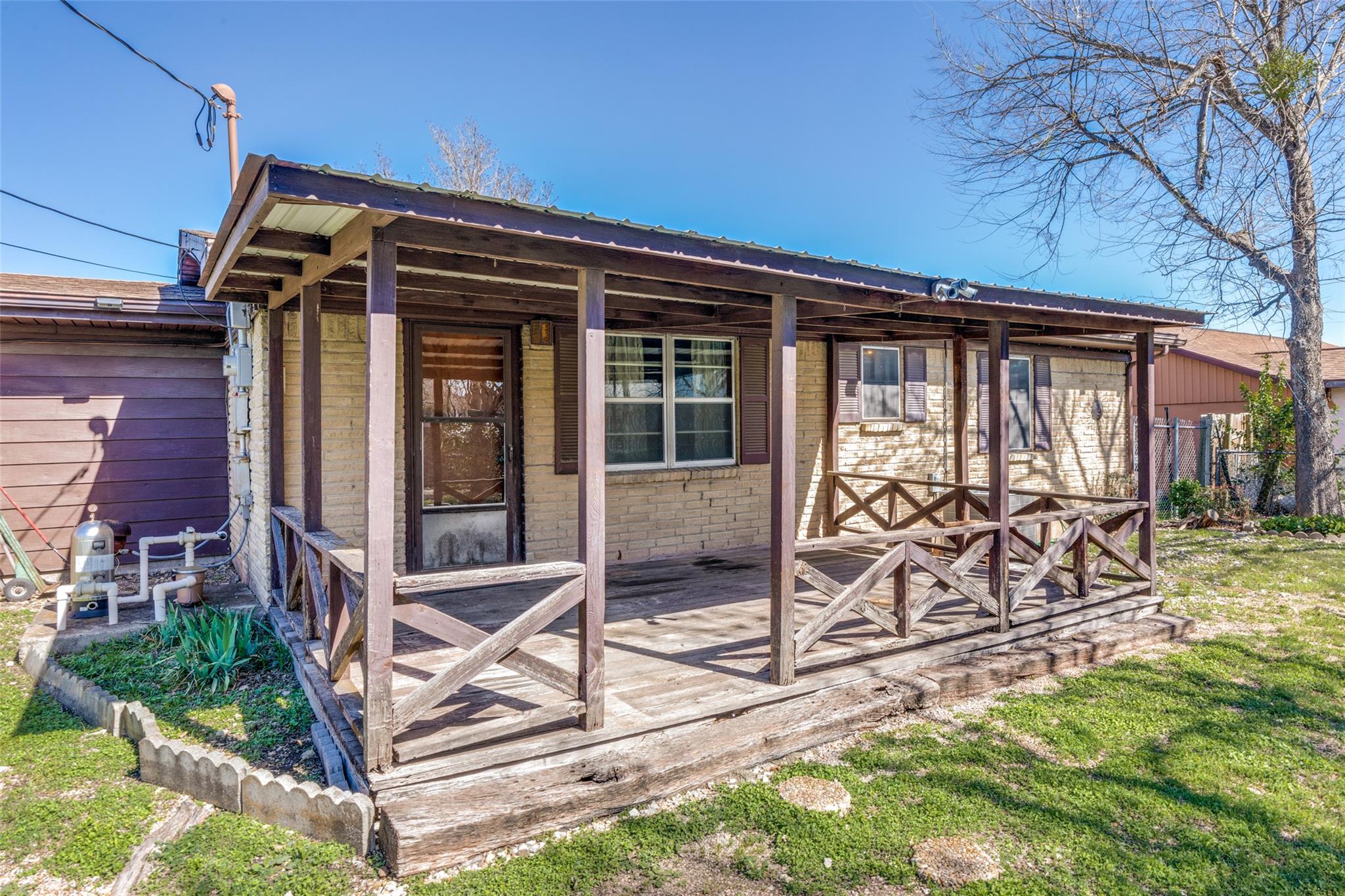 707 Debus Dr, Taylor, TX 76574
