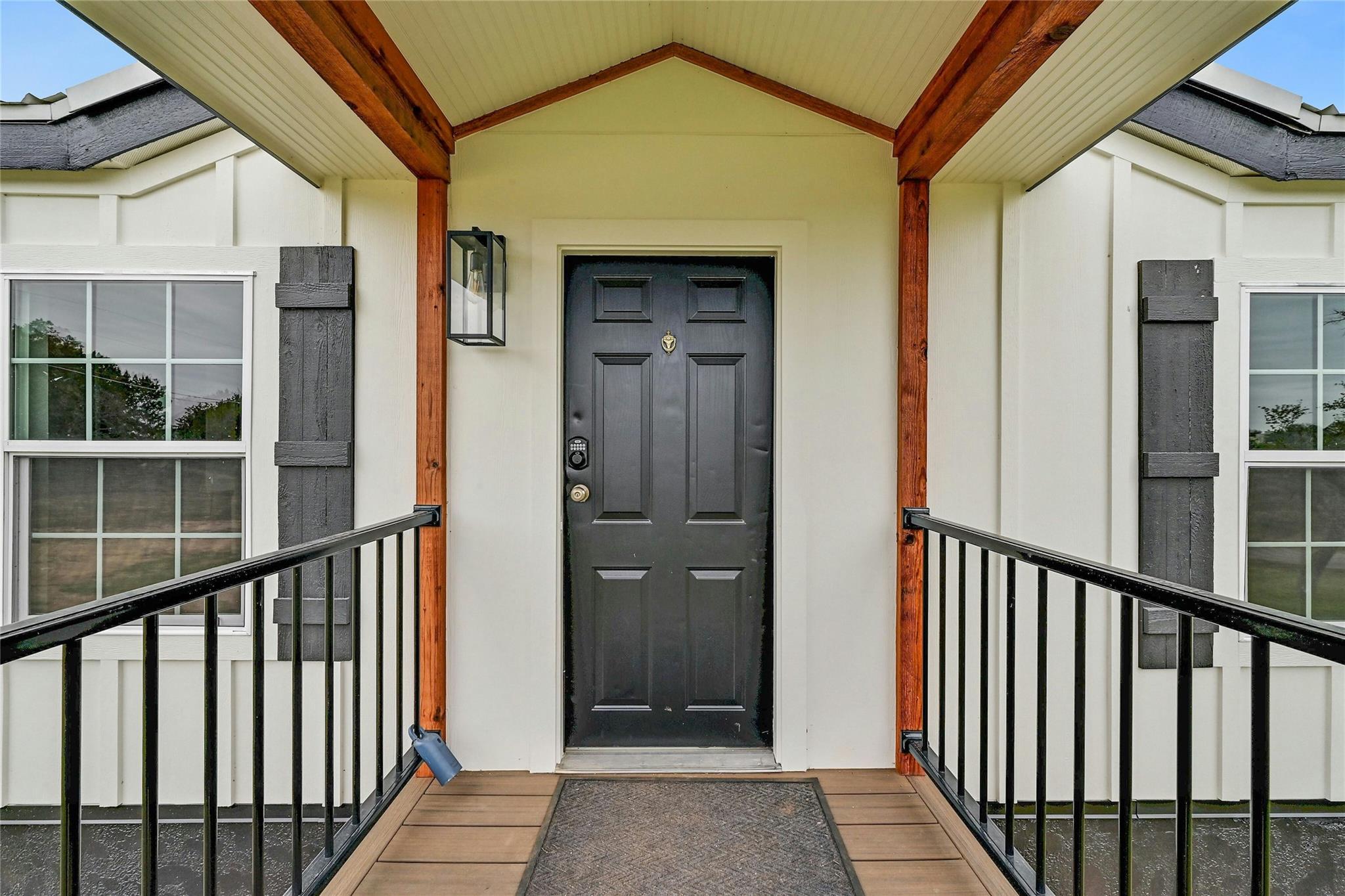 22515 Felicia Dr, Spicewood, TX 78669