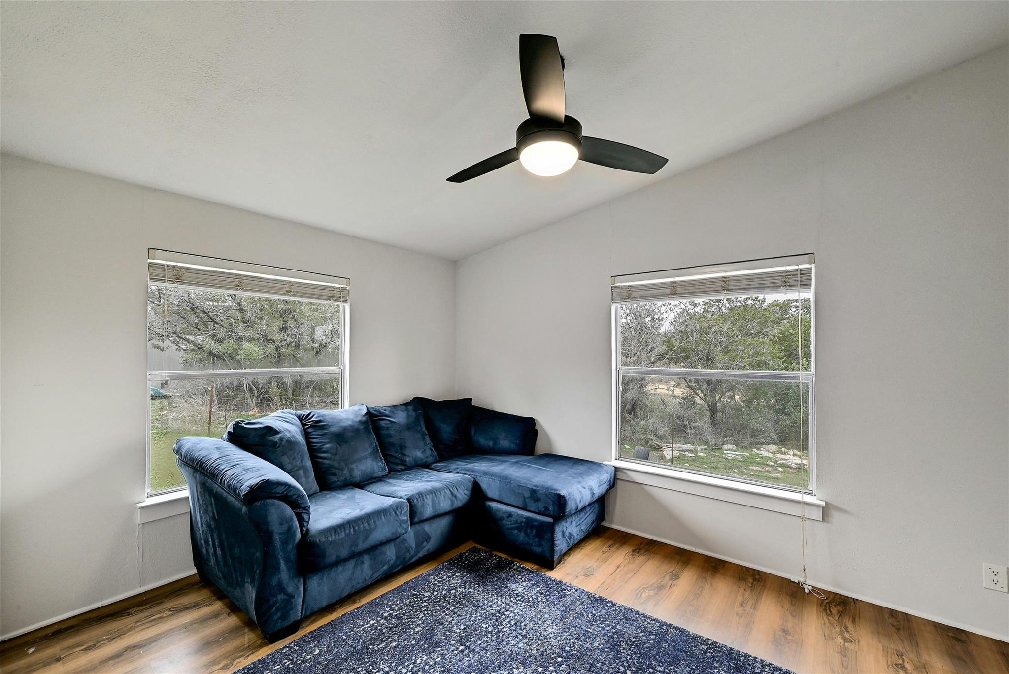 22515 Felicia Dr, Spicewood, TX 78669