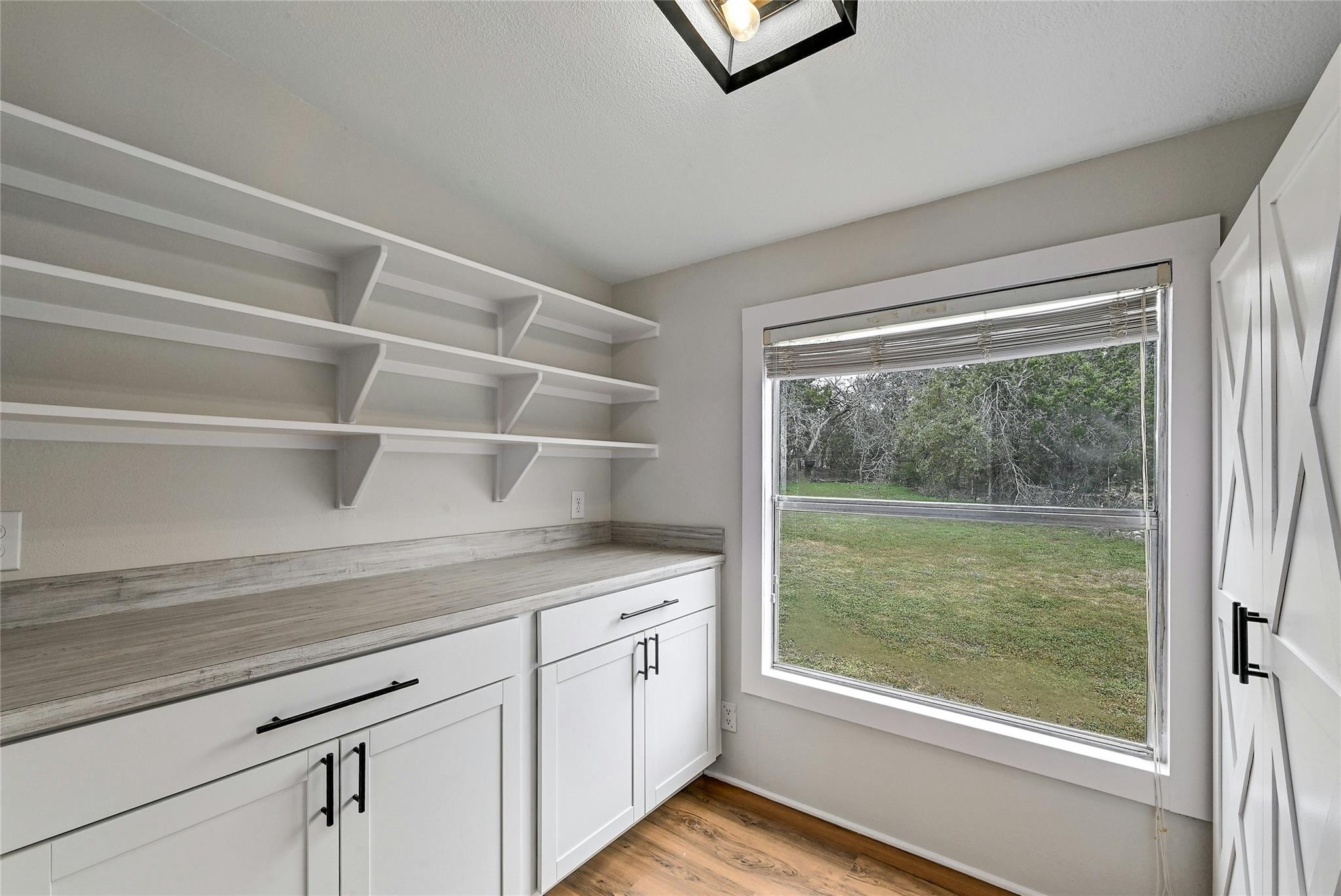 22515 Felicia Dr, Spicewood, TX 78669