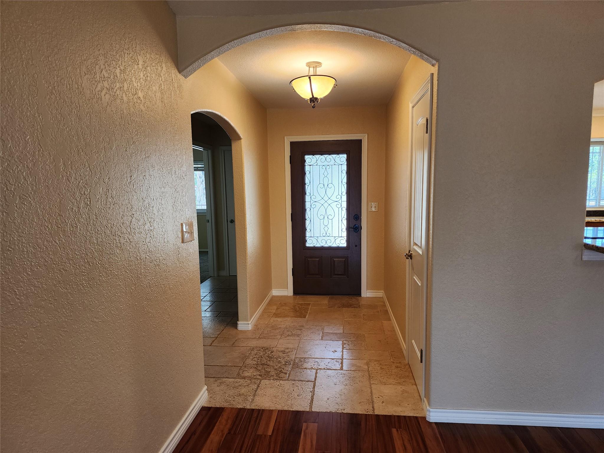 817 Willow Creek Cir, San Marcos, TX 78666