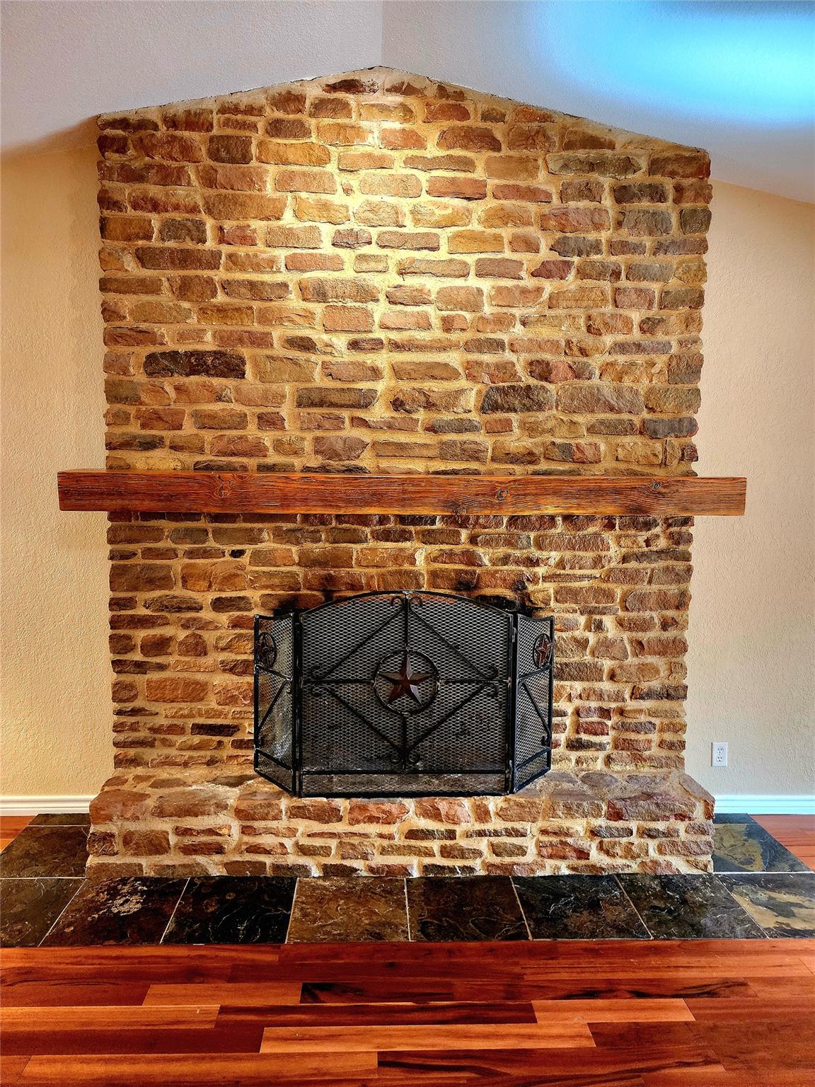 817 Willow Creek Cir, San Marcos, TX 78666