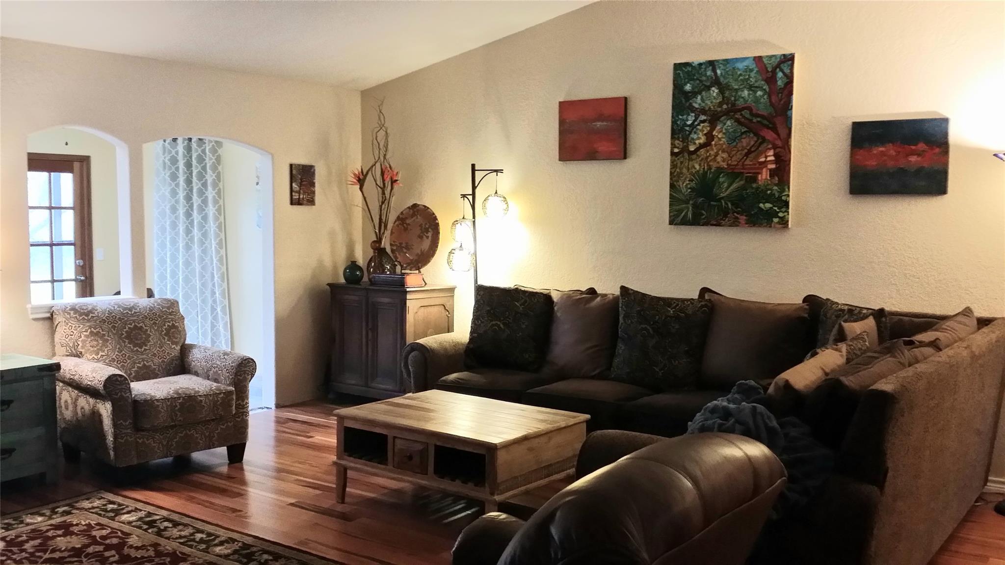 817 Willow Creek Cir, San Marcos, TX 78666