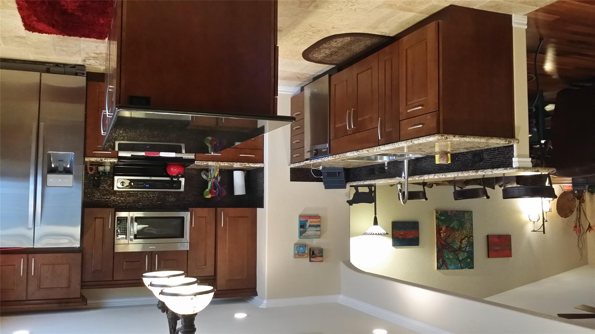 817 Willow Creek Cir, San Marcos, TX 78666