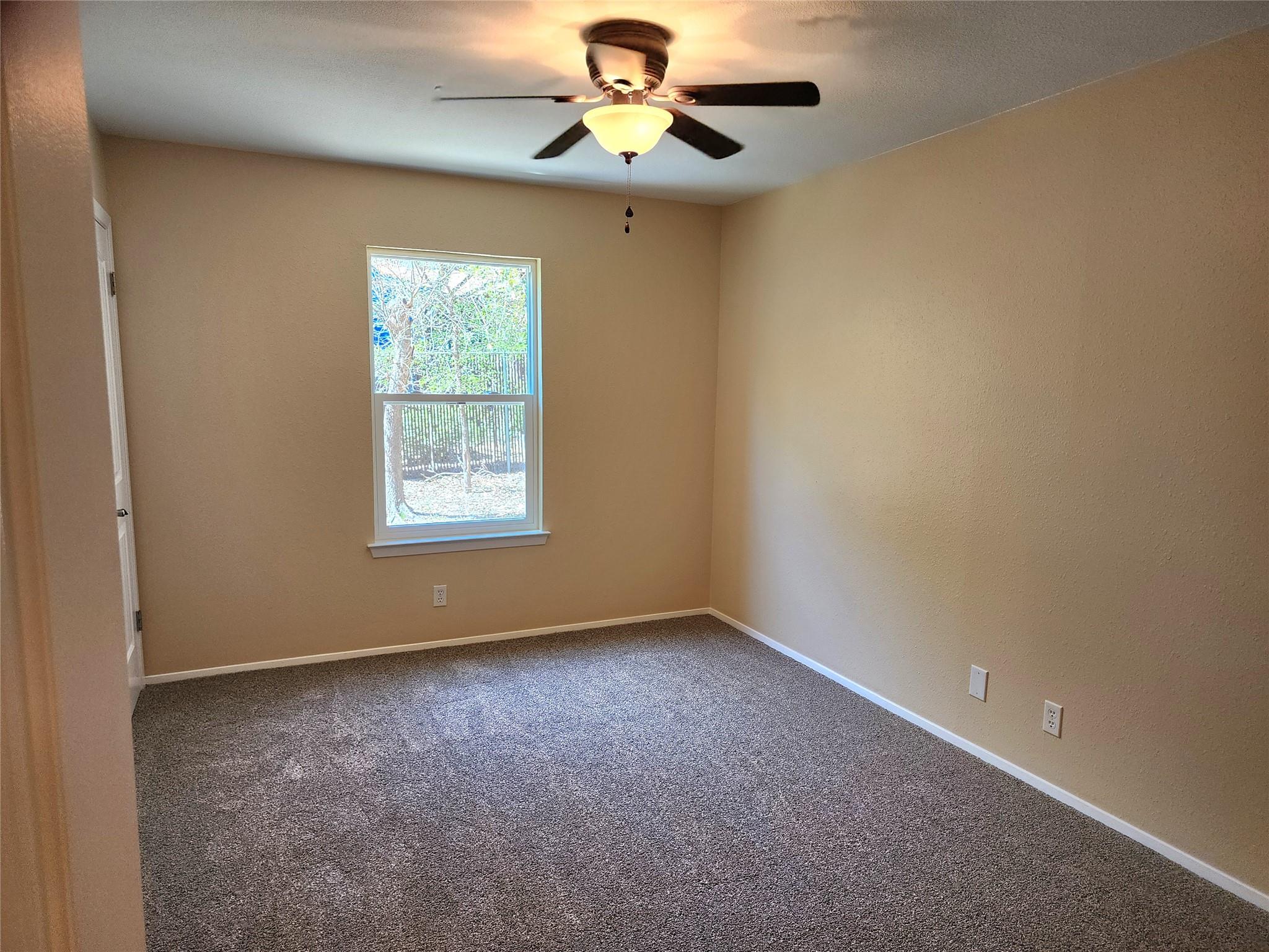 817 Willow Creek Cir, San Marcos, TX 78666