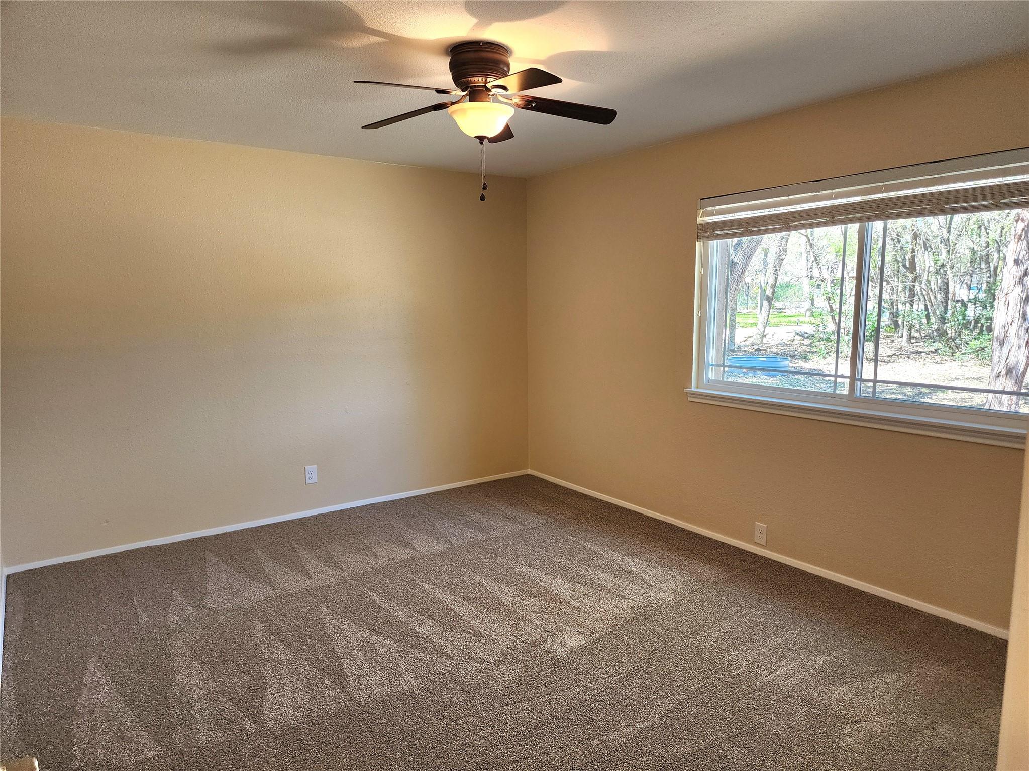 817 Willow Creek Cir, San Marcos, TX 78666