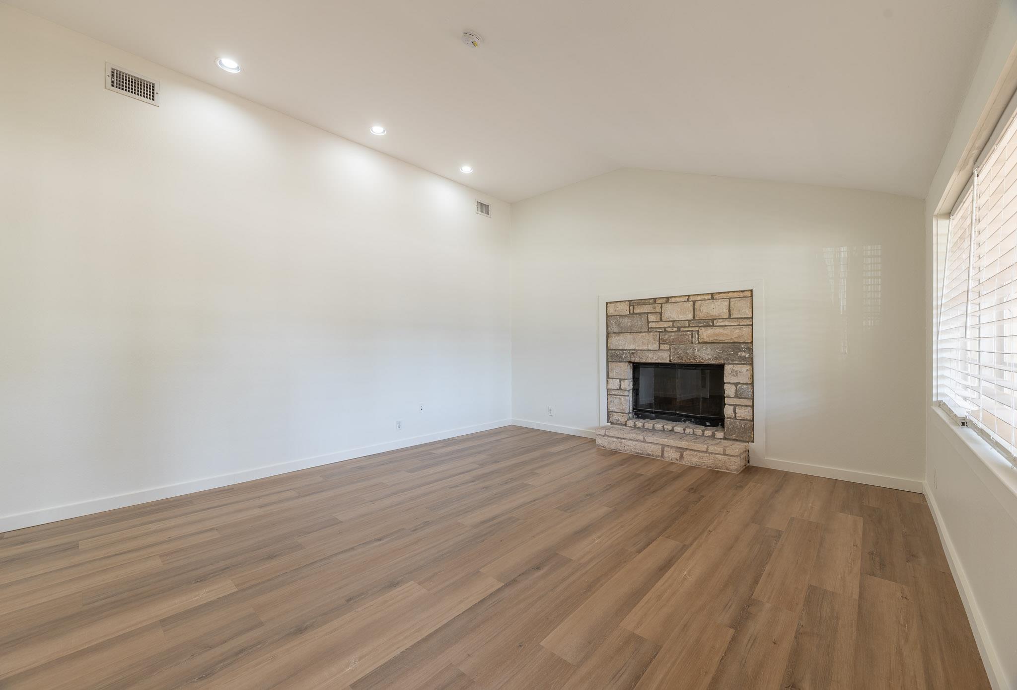 6700 Menchaca Rd # 1-J, Austin, TX 78745