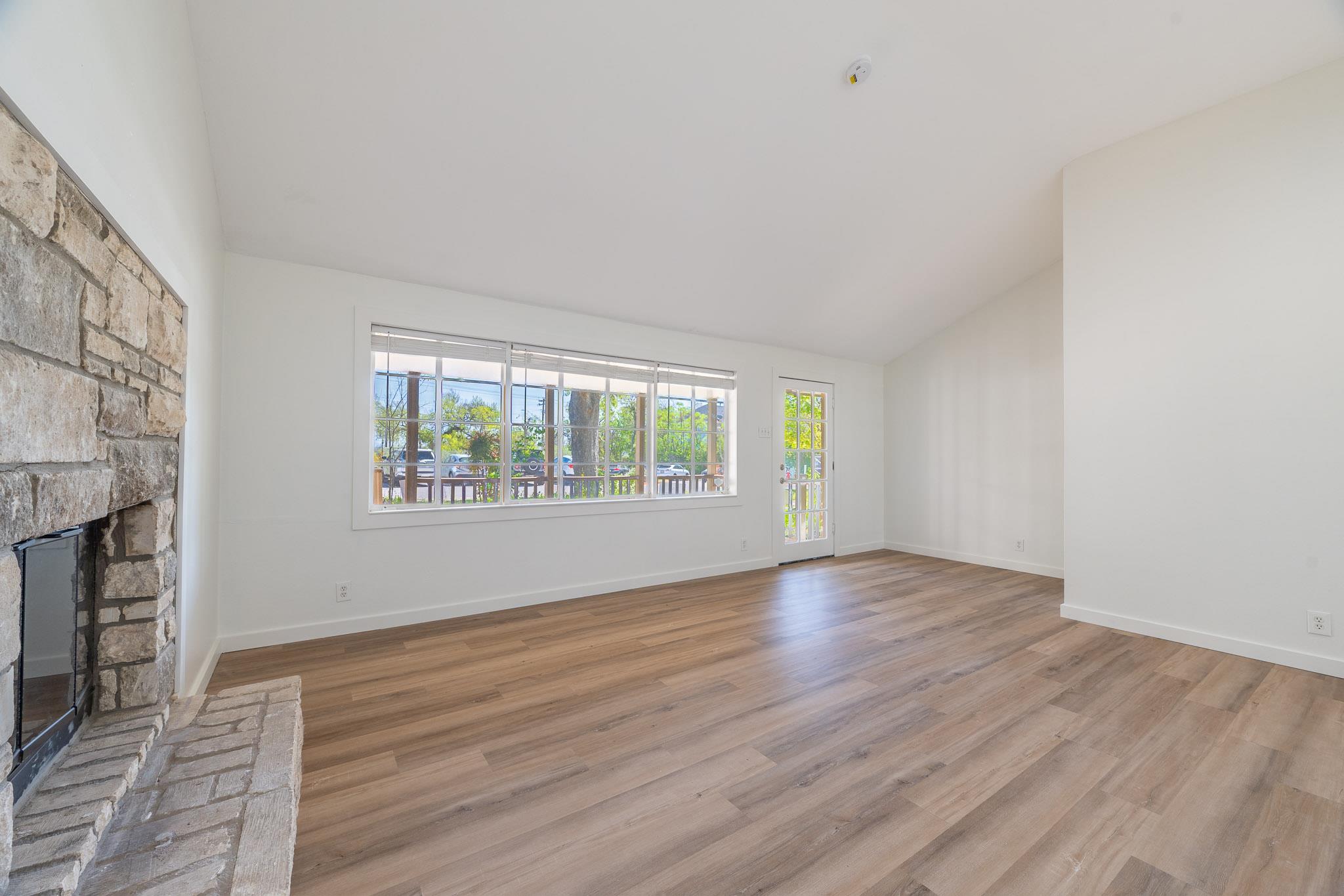 6700 Menchaca Rd # 1-J, Austin, TX 78745