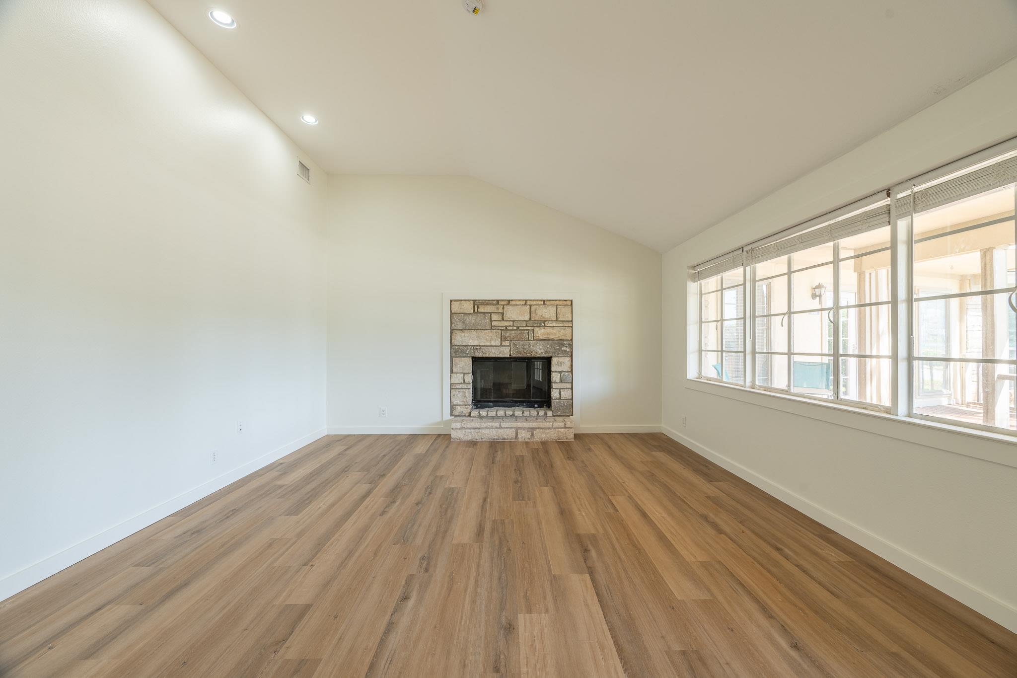 6700 Menchaca Rd # 1-J, Austin, TX 78745