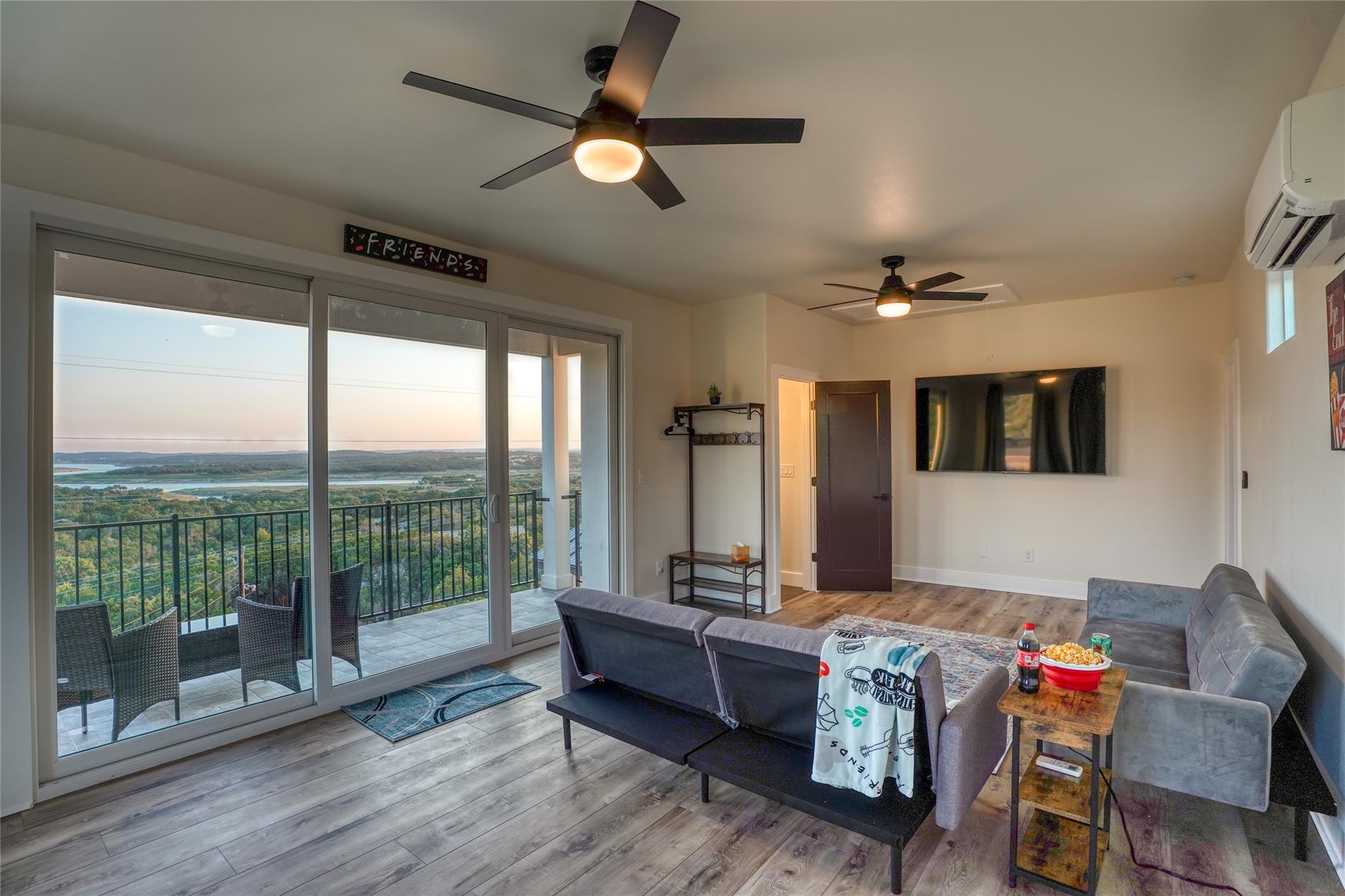 7002 Deepwood Dr, Lago Vista, TX 78645