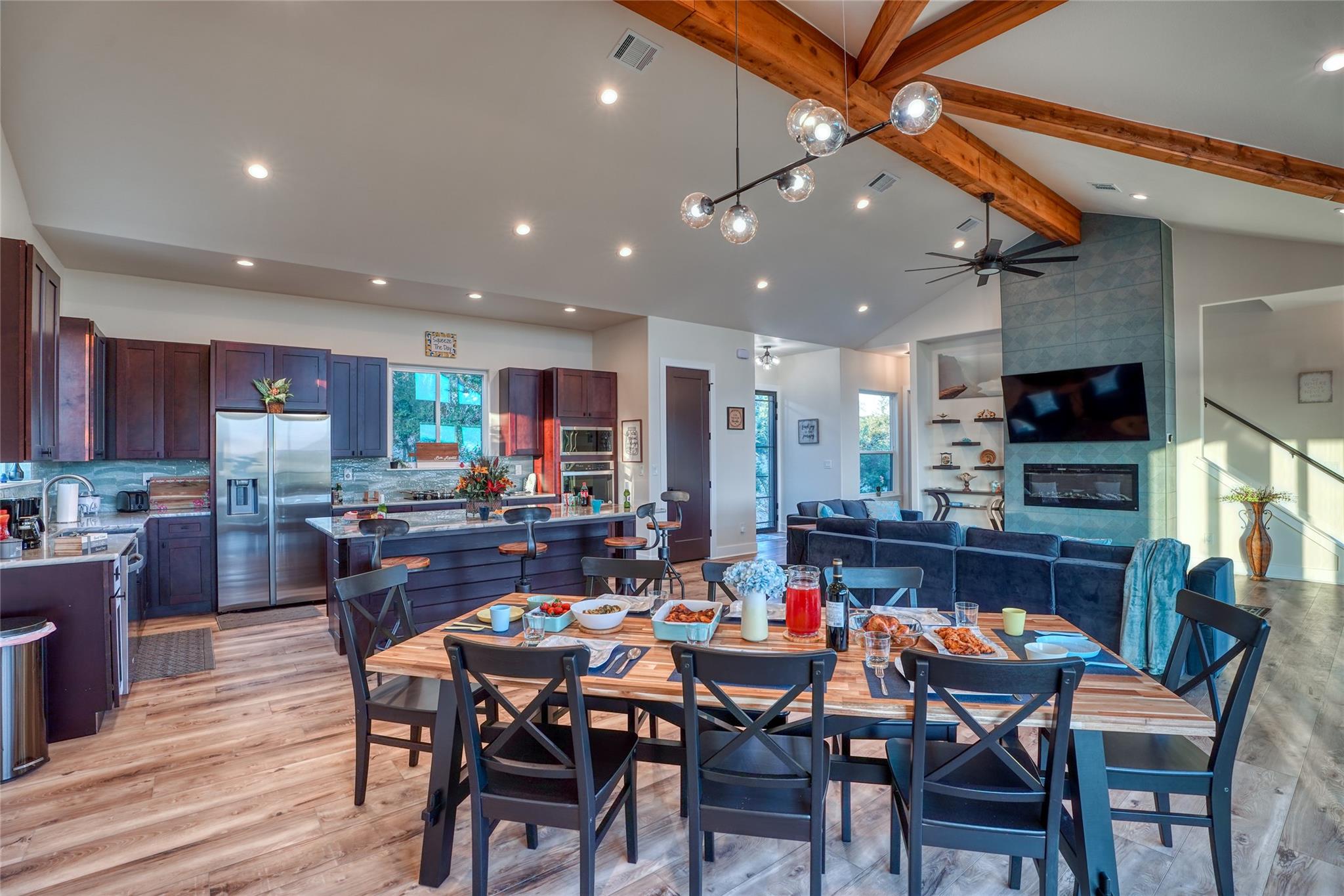 7002 Deepwood Dr, Lago Vista, TX 78645