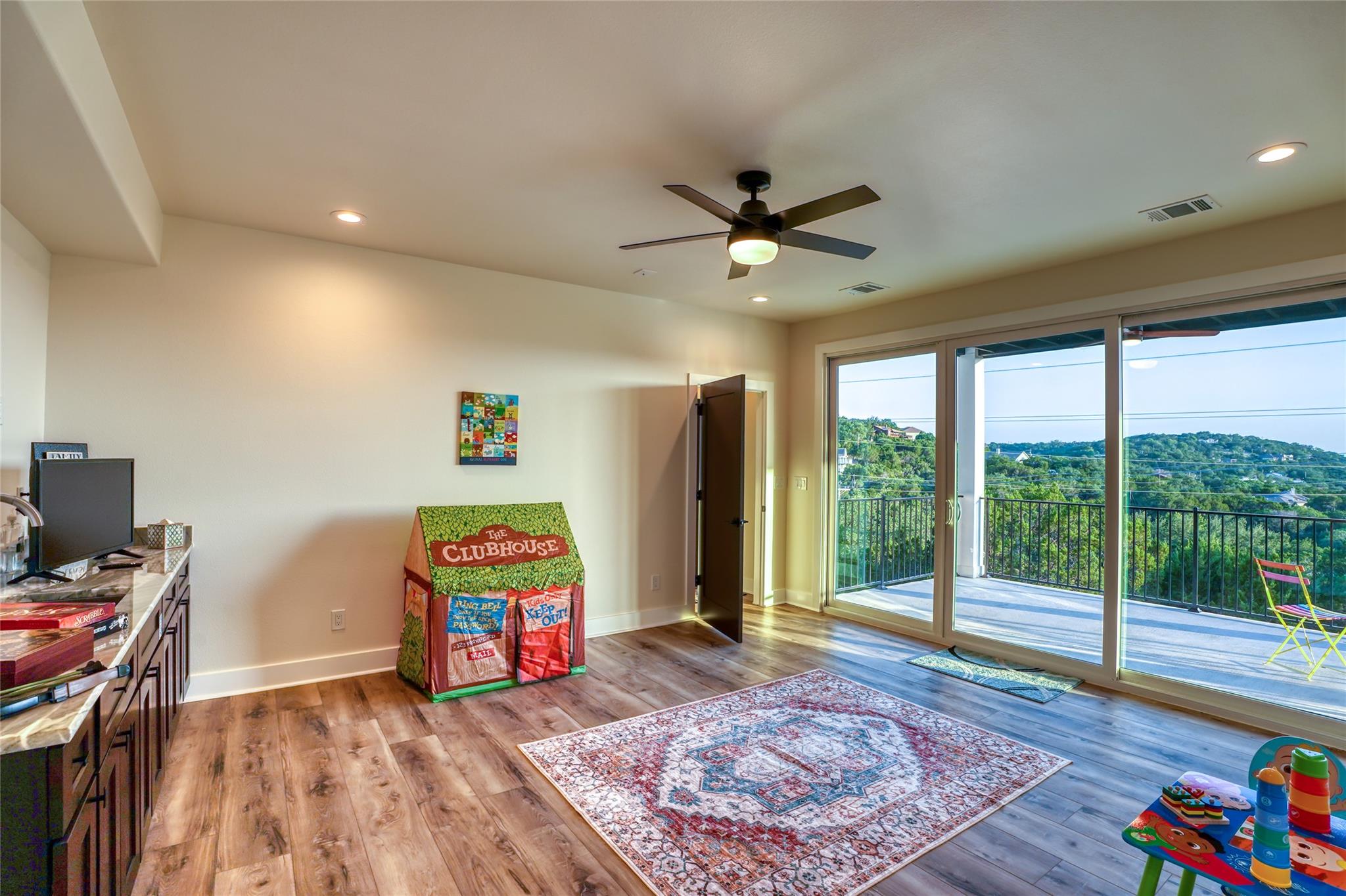 7002 Deepwood Dr, Lago Vista, TX 78645