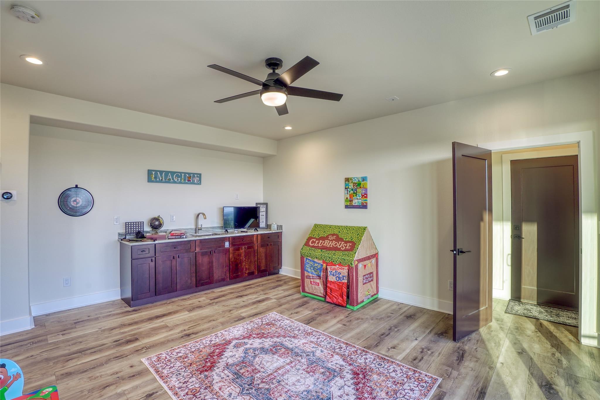 7002 Deepwood Dr, Lago Vista, TX 78645