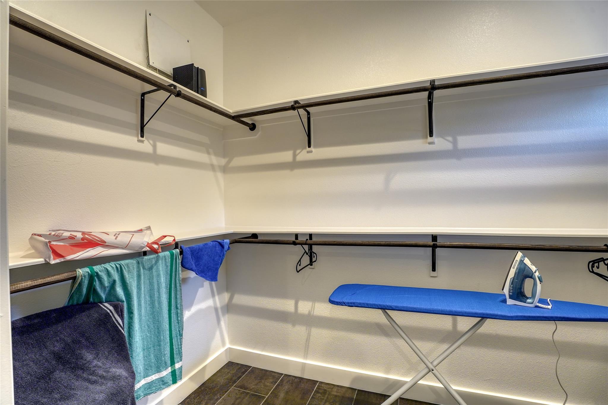 7002 Deepwood Dr, Lago Vista, TX 78645