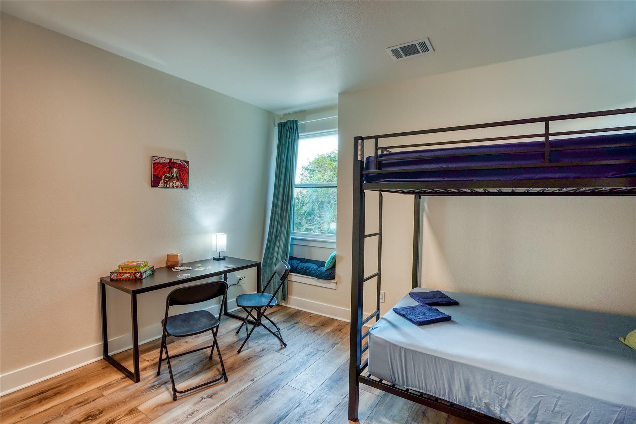 7002 Deepwood Dr, Lago Vista, TX 78645