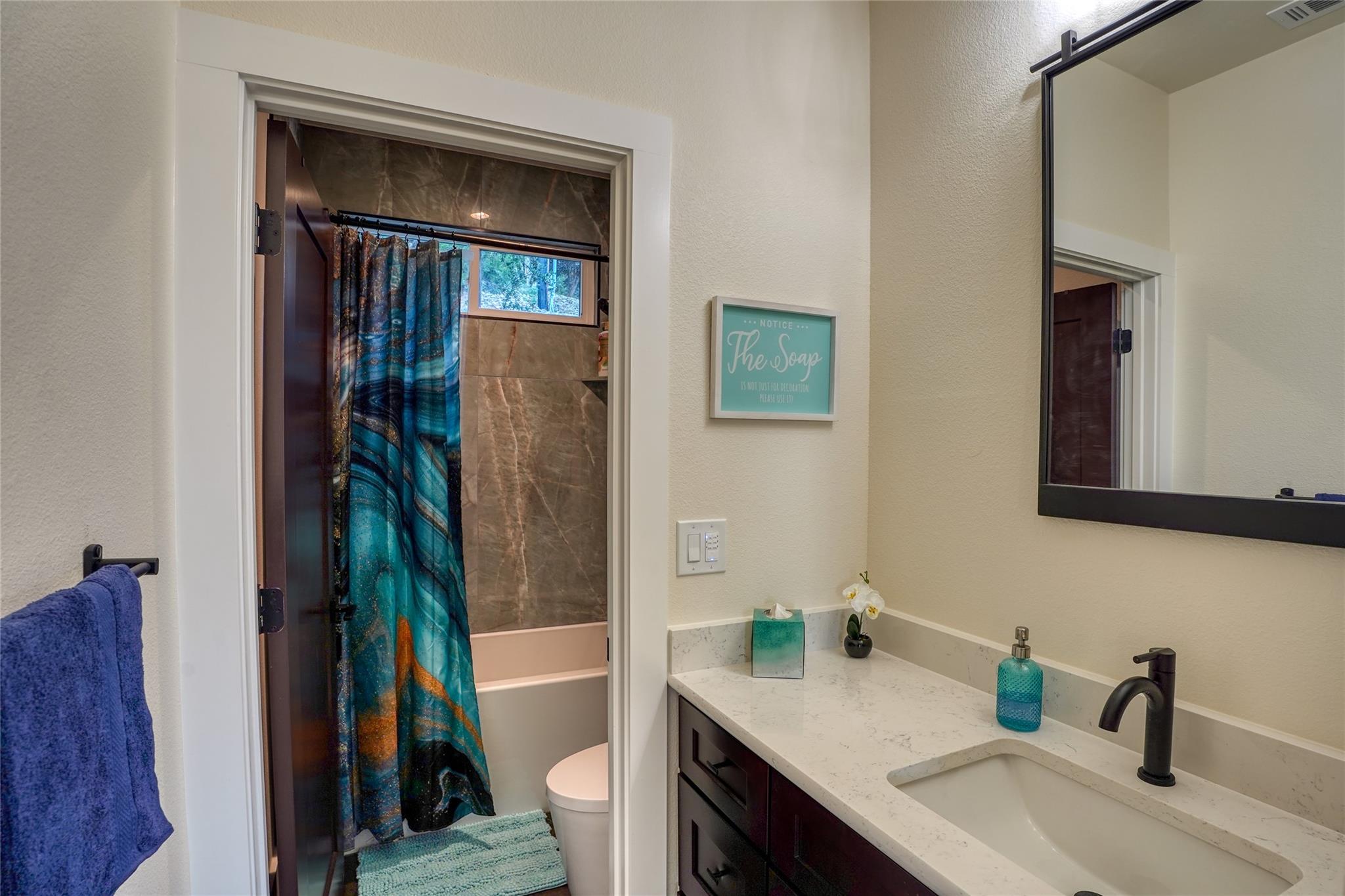 7002 Deepwood Dr, Lago Vista, TX 78645