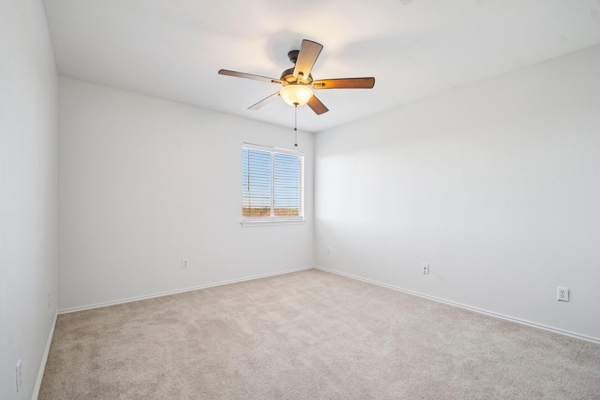 217 Killian Loop, Hutto, TX 78634