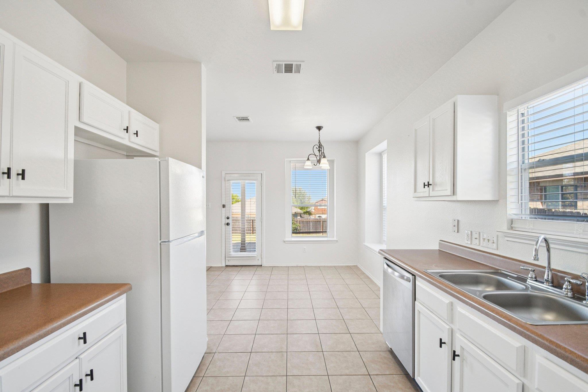 217 Killian Loop, Hutto, TX 78634