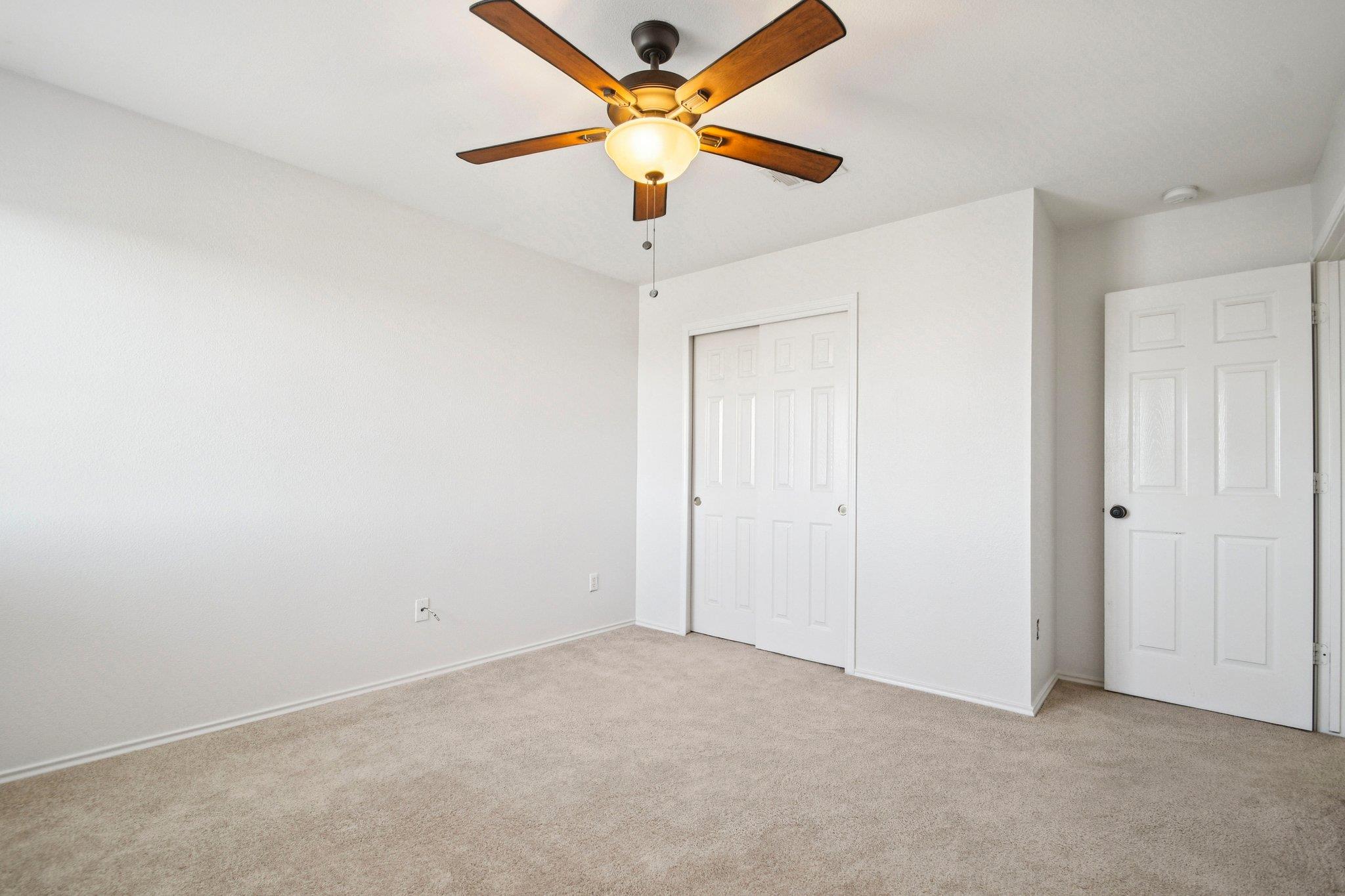 217 Killian Loop, Hutto, TX 78634