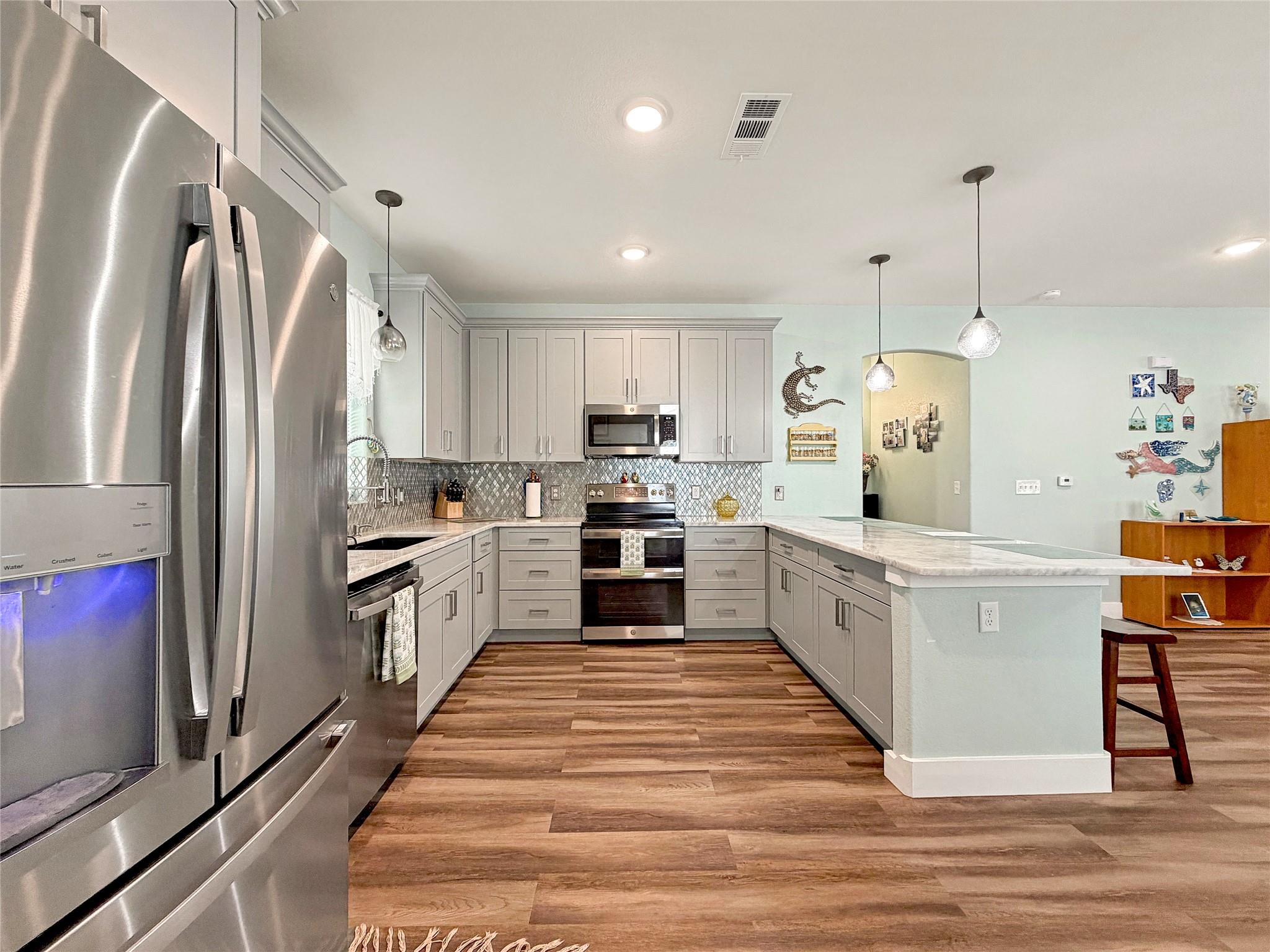 2872 Lakeview Dr, Canyon Lake, TX 78133