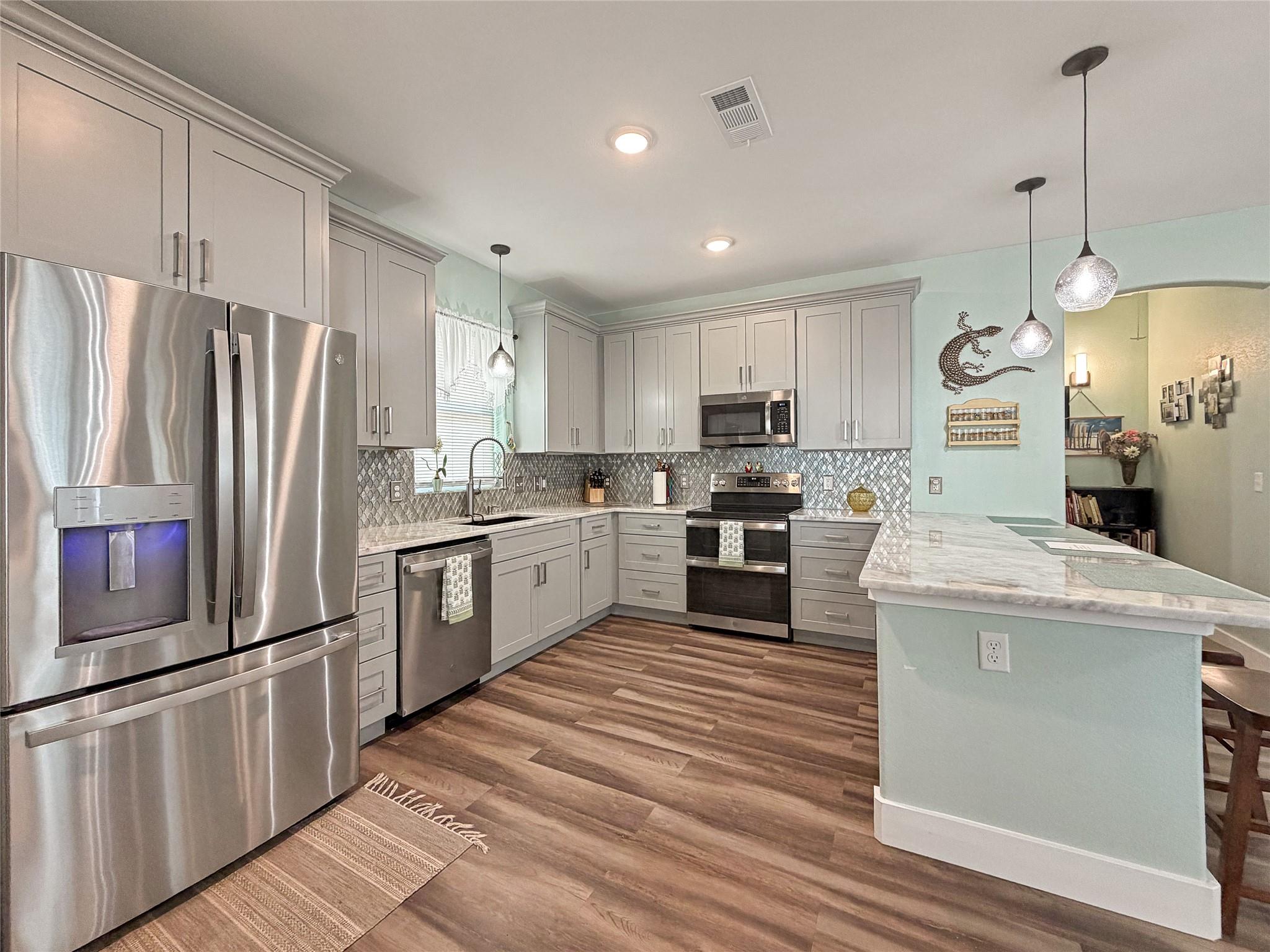 2872 Lakeview Dr, Canyon Lake, TX 78133