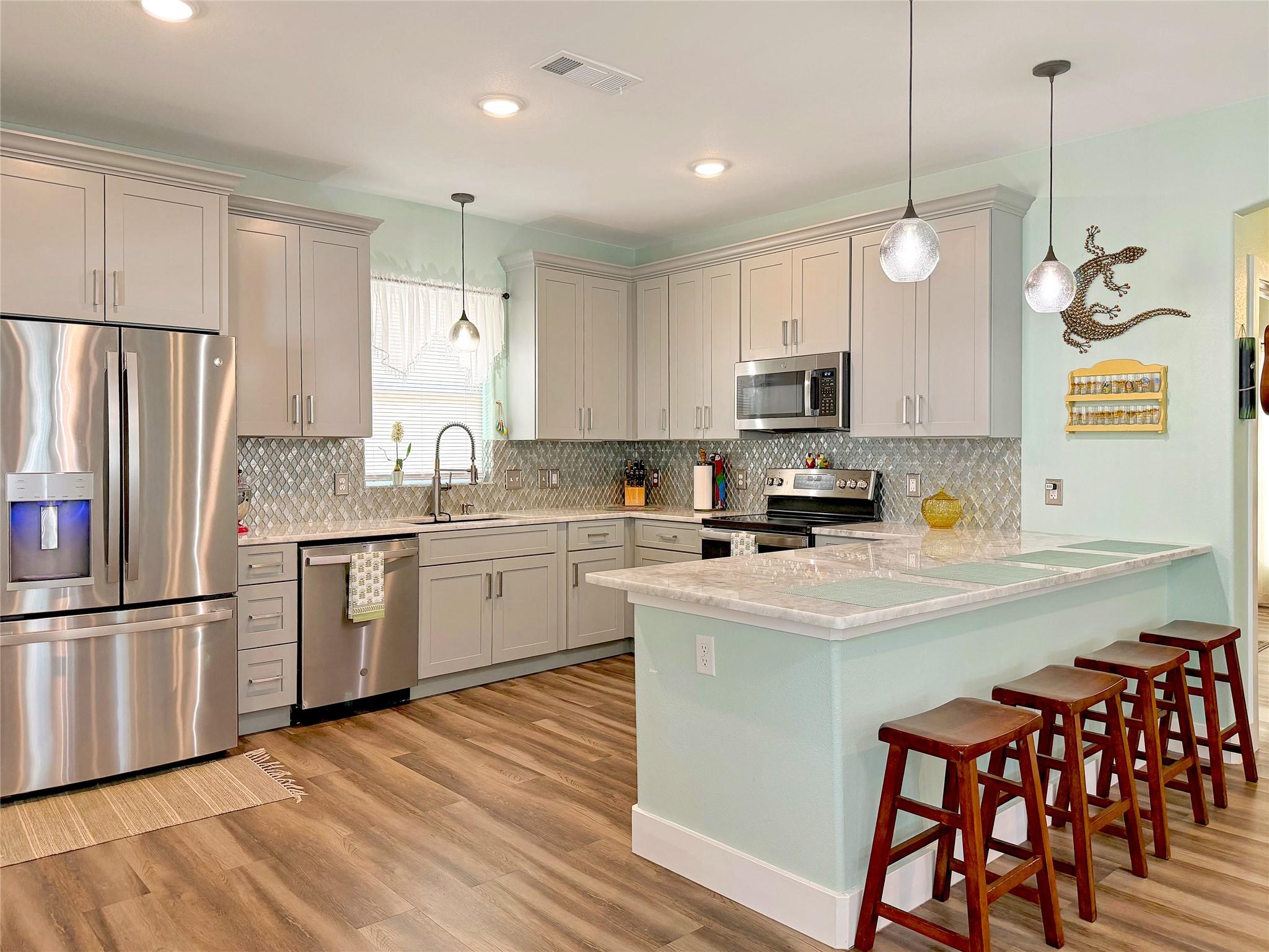 2872 Lakeview Dr, Canyon Lake, TX 78133