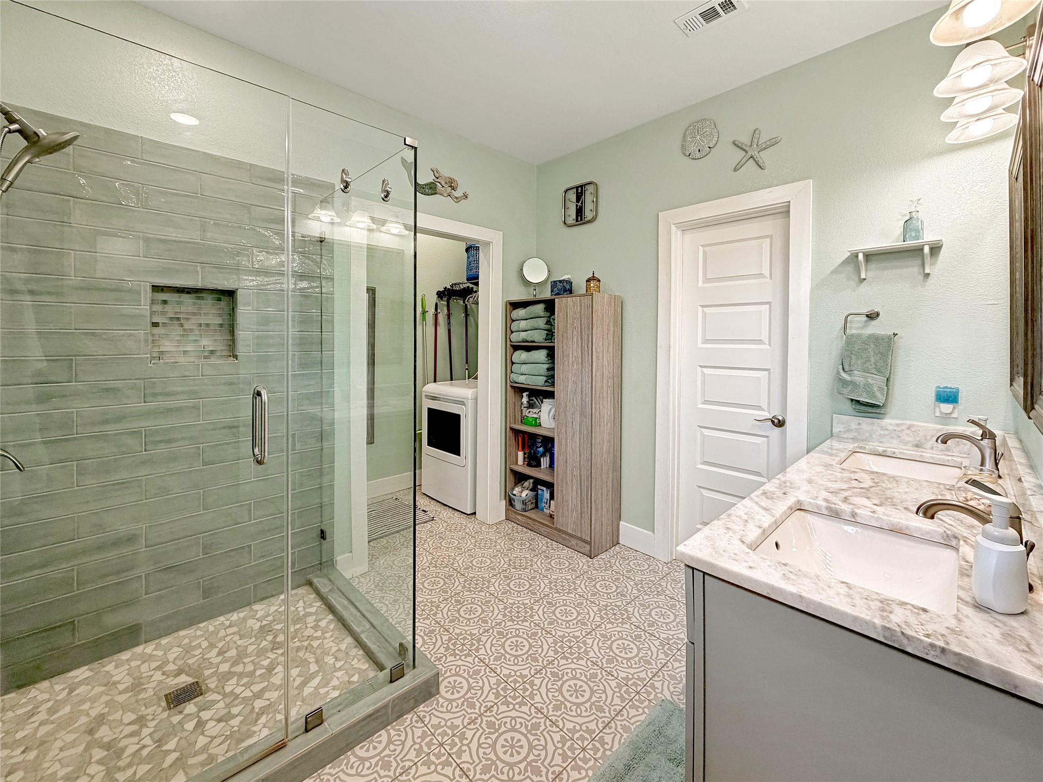 2872 Lakeview Dr, Canyon Lake, TX 78133