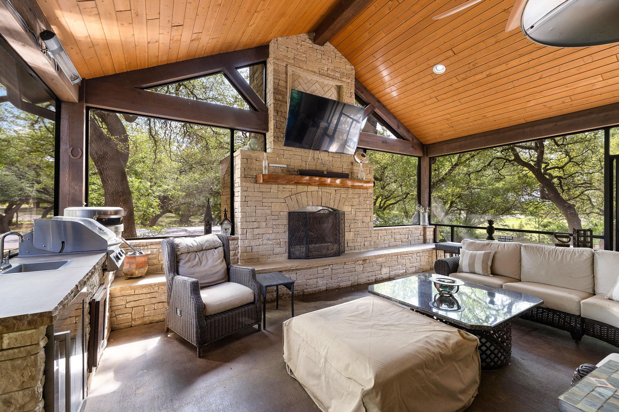 103 Buffalo Trl, Liberty Hill, TX 78642