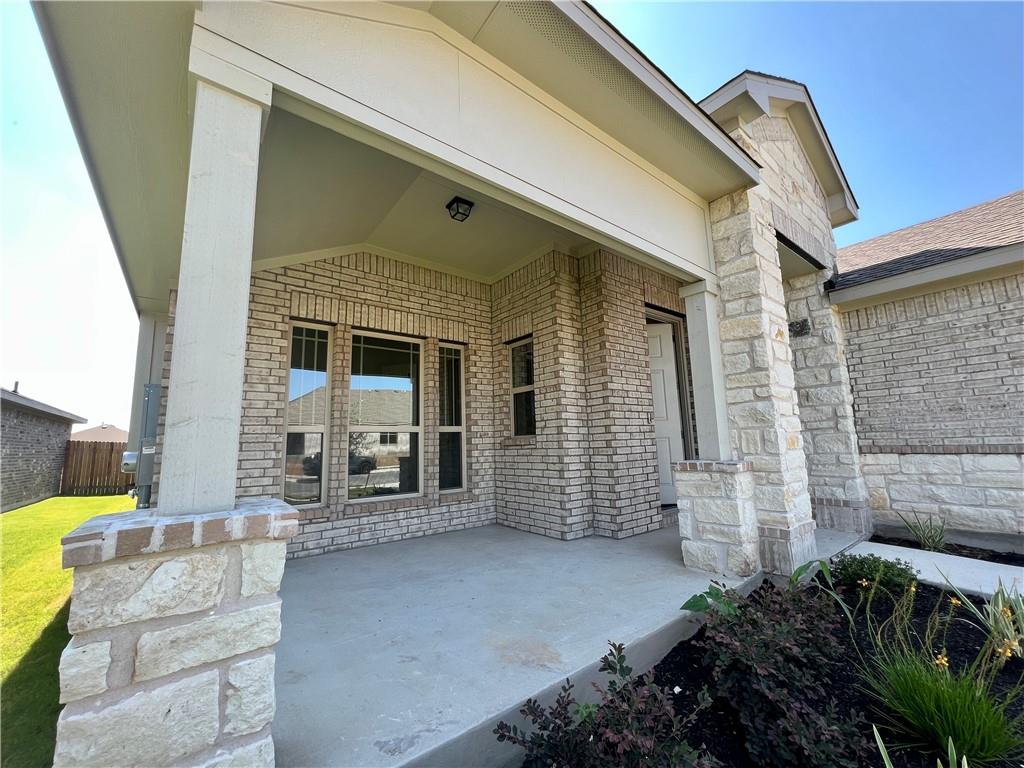 577 Elm Green St, Hutto, TX 78634
