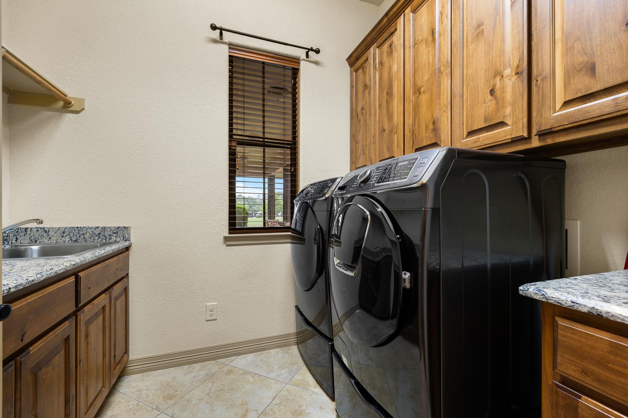 803 Pheasant Mdw, Liberty Hill, TX 78642