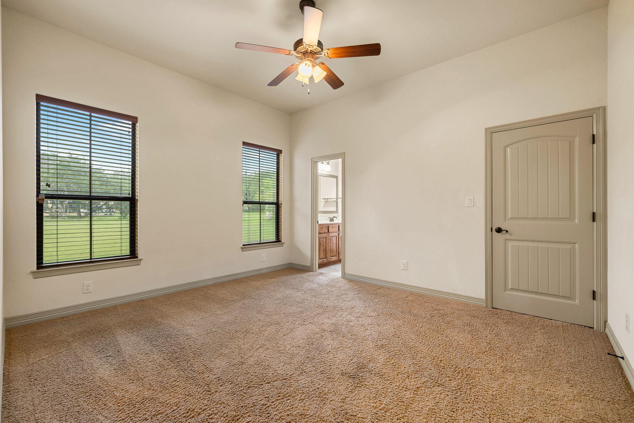 803 Pheasant Mdw, Liberty Hill, TX 78642