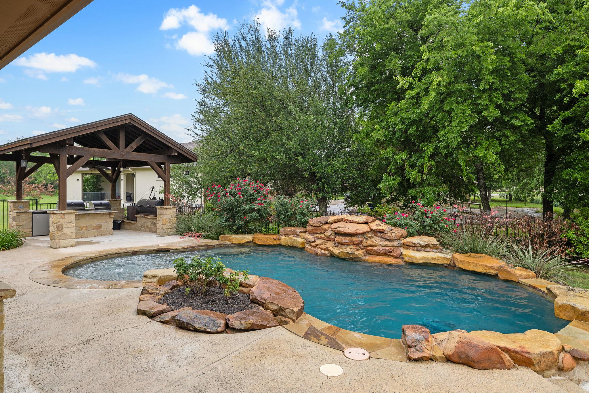 803 Pheasant Mdw, Liberty Hill, TX 78642