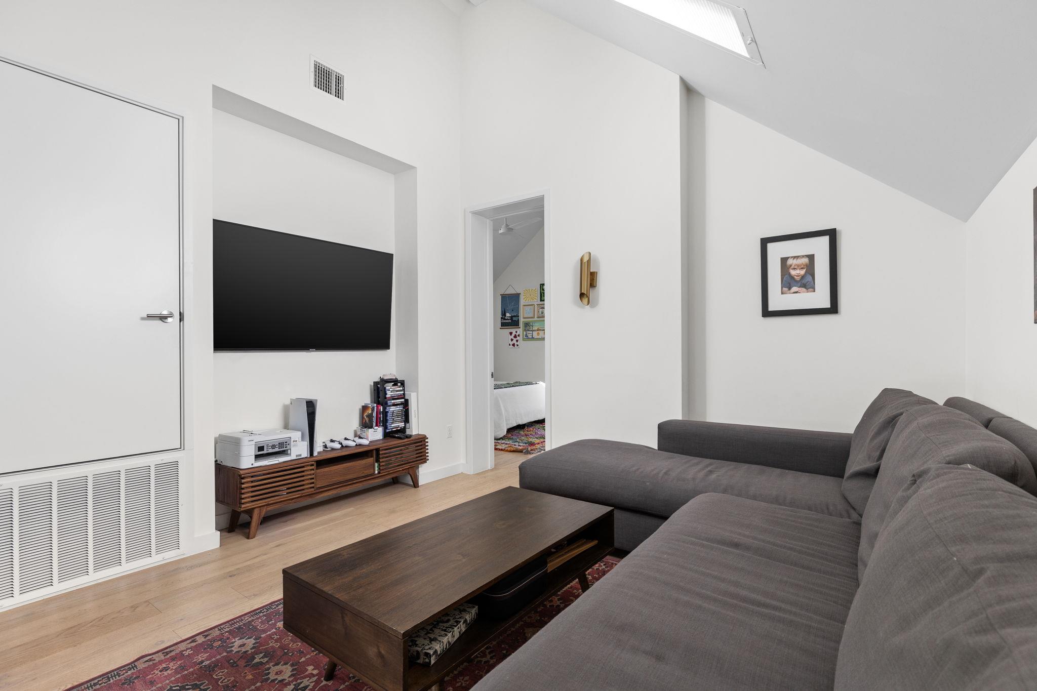 7502 Saint Louis St, Austin, TX 78757