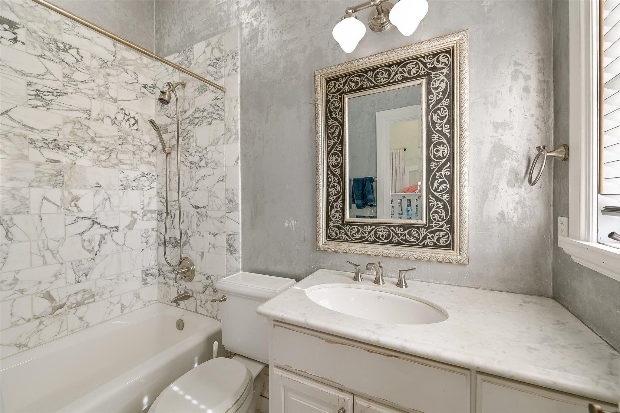 504 Sunny Ln, Austin, TX 78704