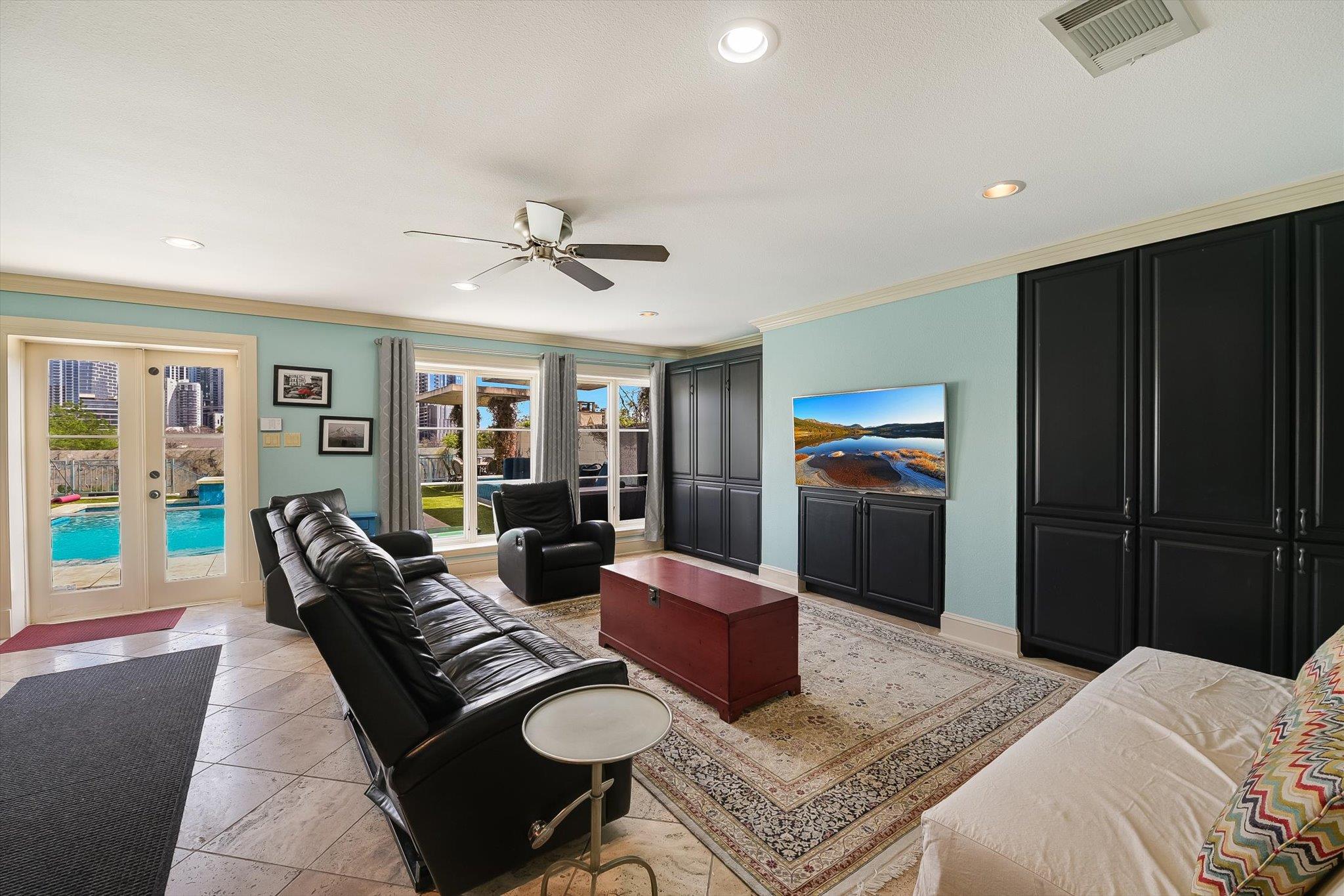 504 Sunny Ln, Austin, TX 78704